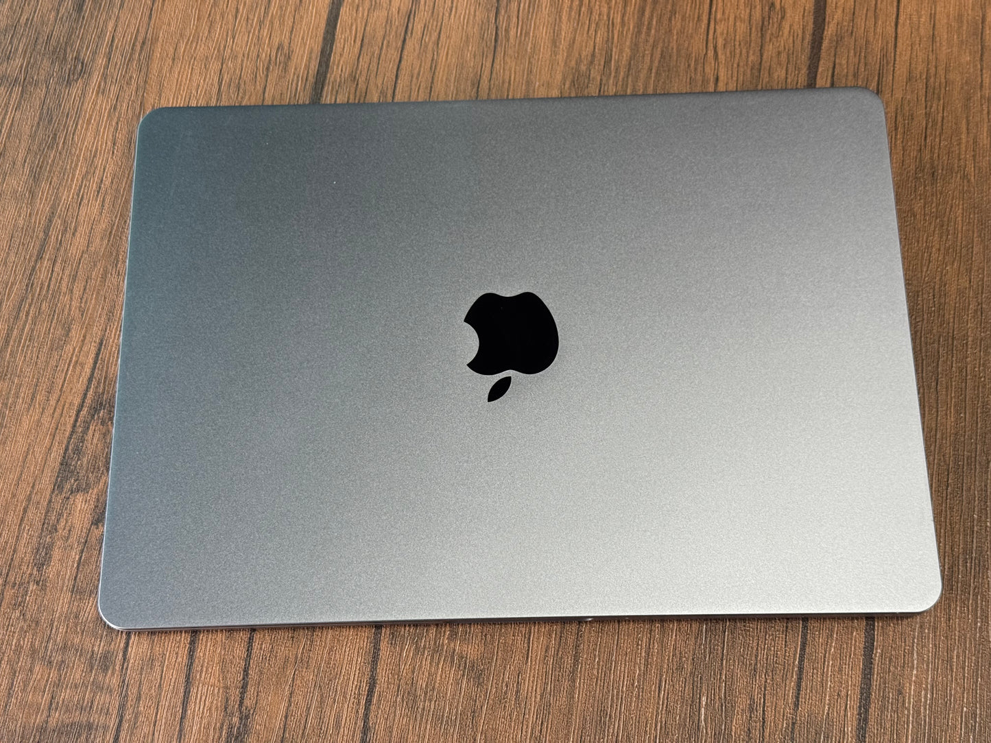 Pre-owned Apple 13" MacBook Air M2 (2022) - B-grade