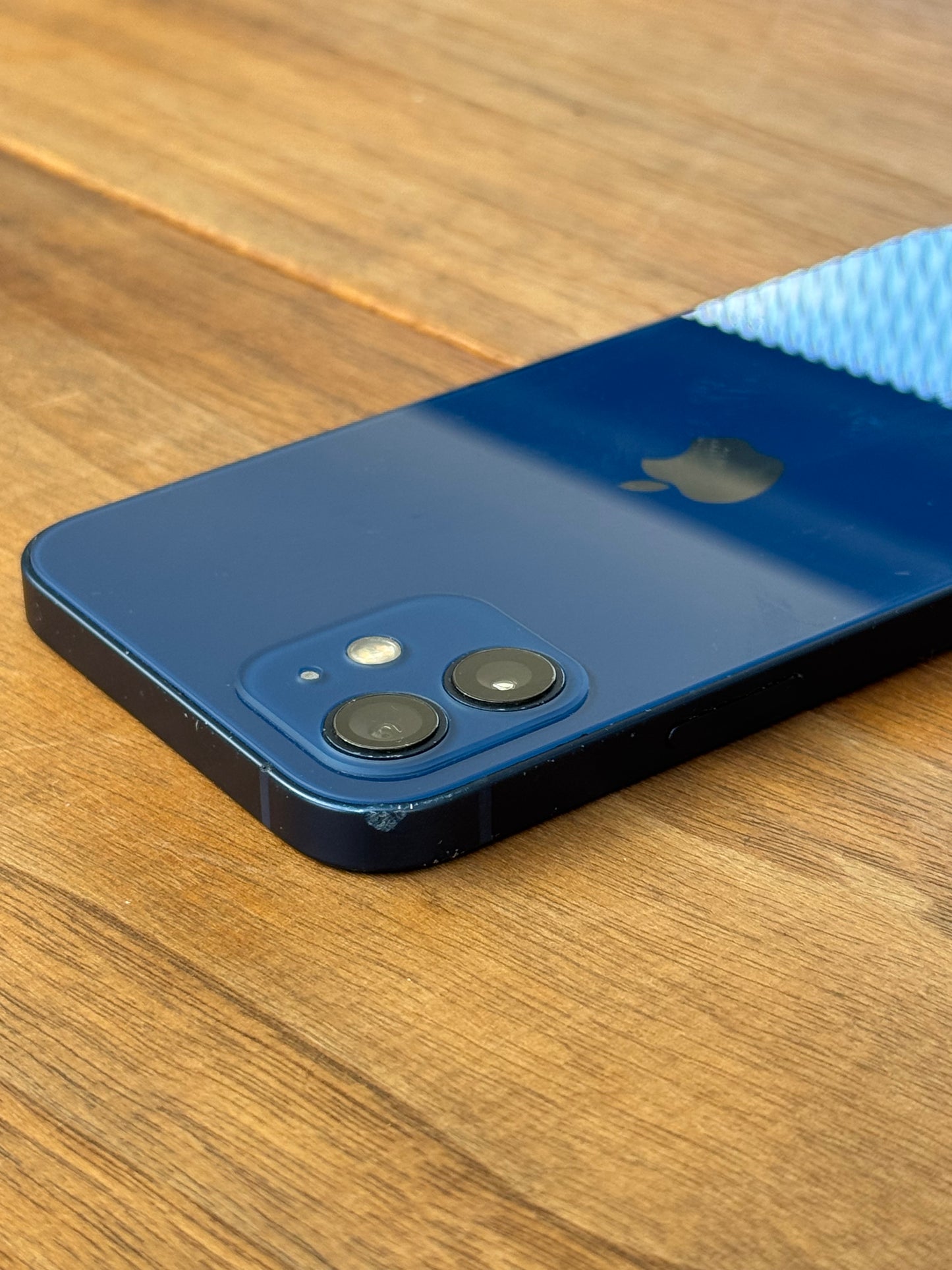 Pre-owned Apple iPhone 12 (64GB Blue) - B-grade