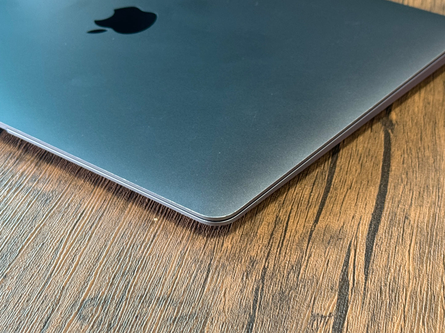 Pre-owned Apple 13" Macbook Air i3 (Space Grey, 2020) - A-Grade