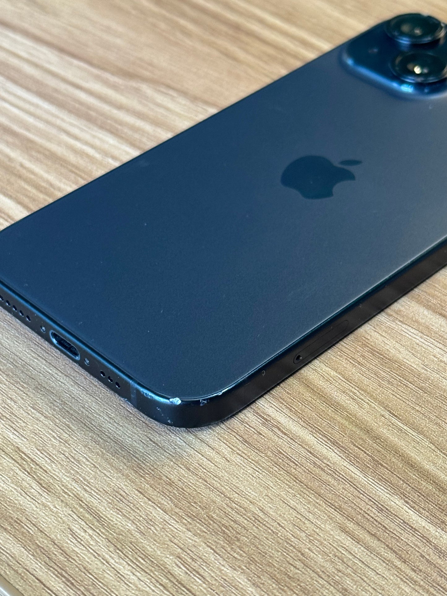 Pre-owned Apple iPhone 15 (256gb Black) - A/B Grade