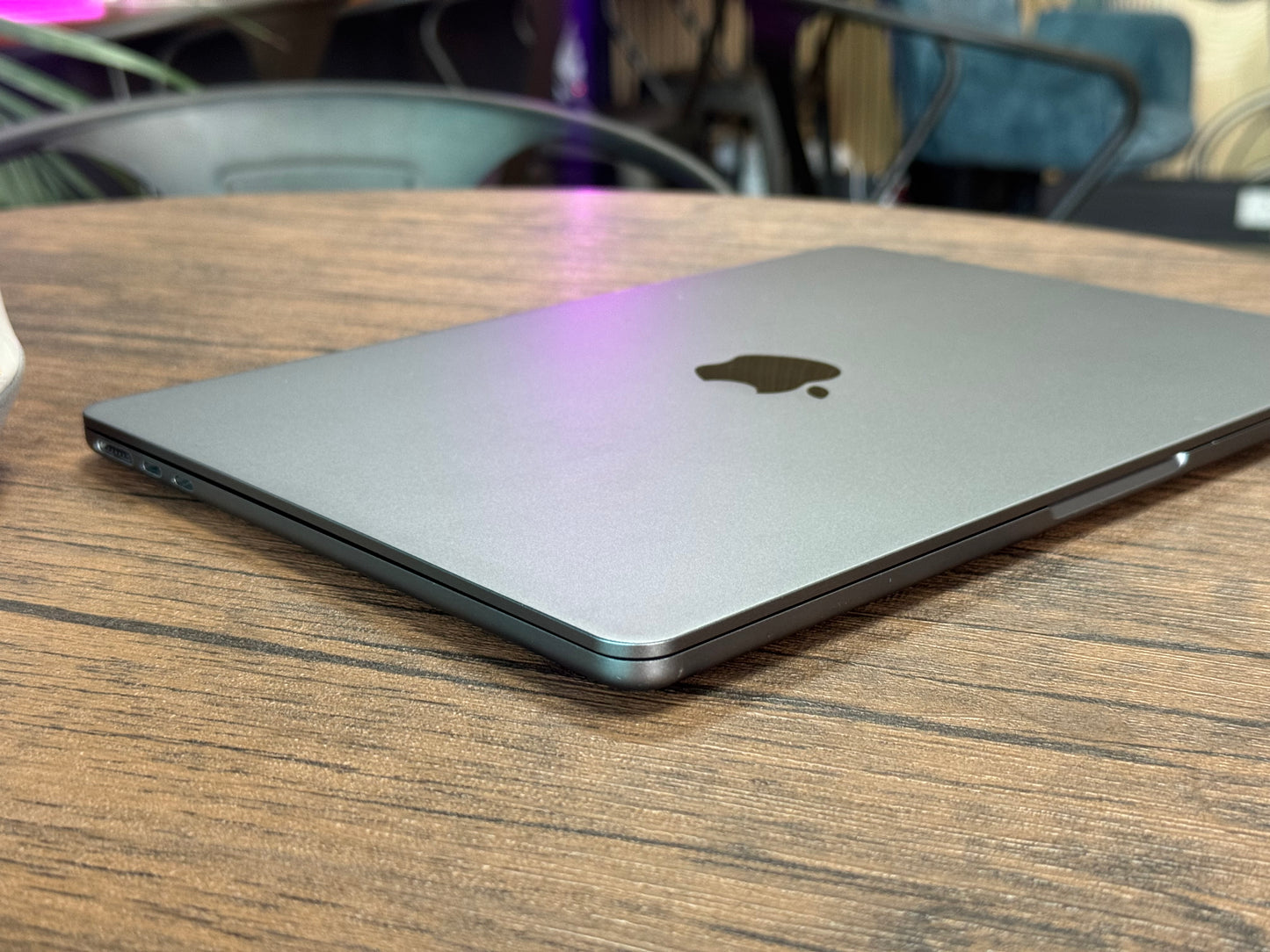 Pre-owned Apple 13" MacBook Air M2 (2022) - B-grade