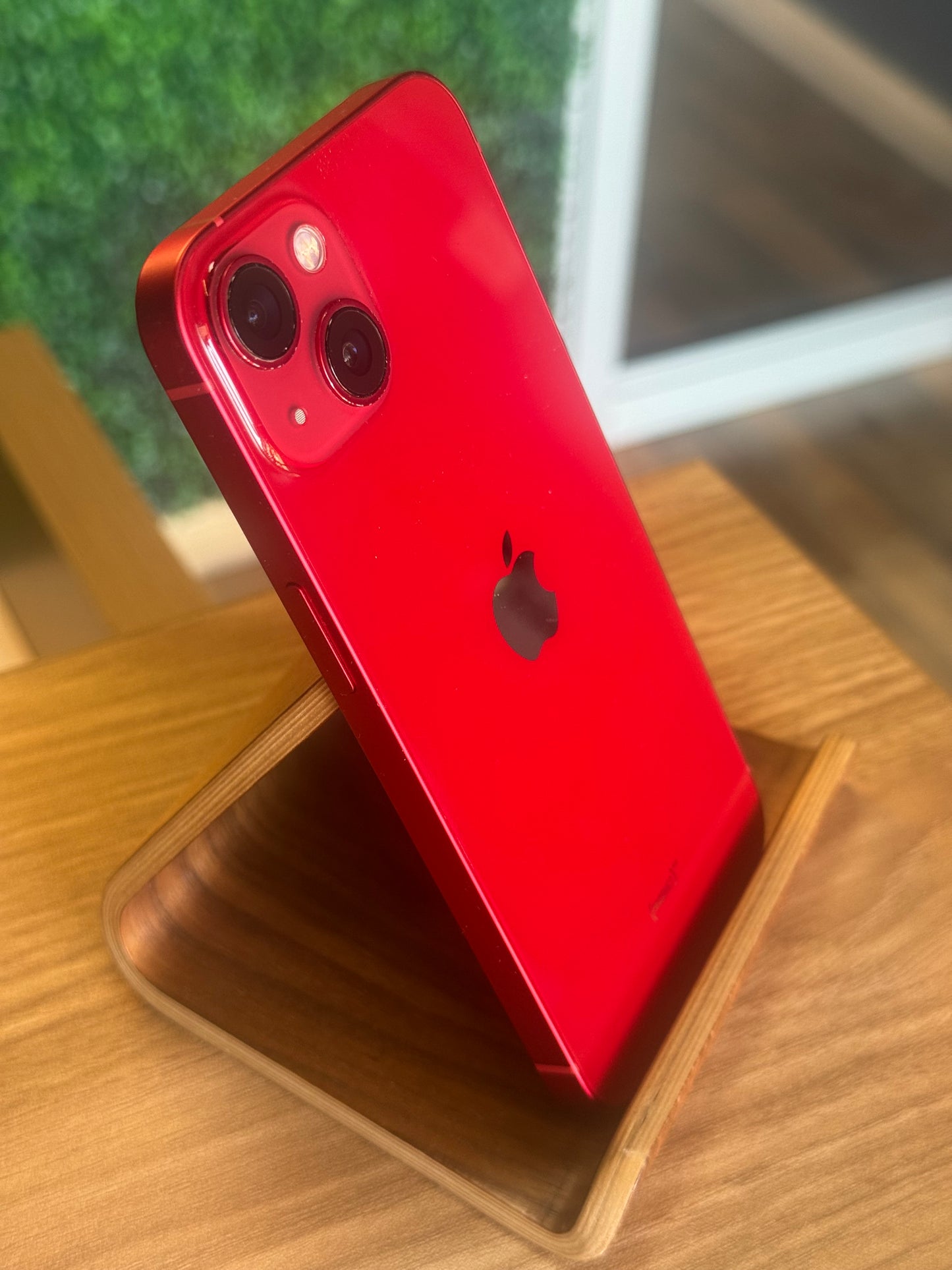 Pre-owned Apple iPhone 14 (256GB Red) - B-grade