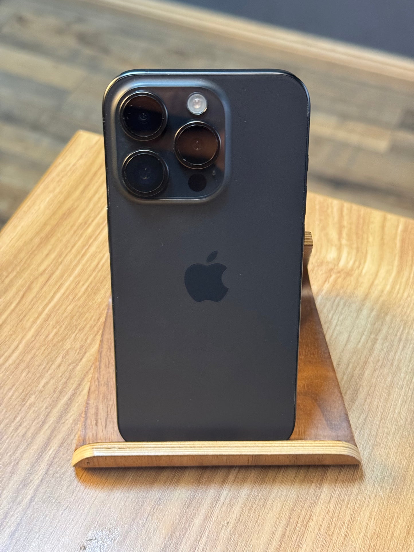 Pre-owned Apple iPhone 15 Pro (512gb, Titanium Black) A/B-Grade