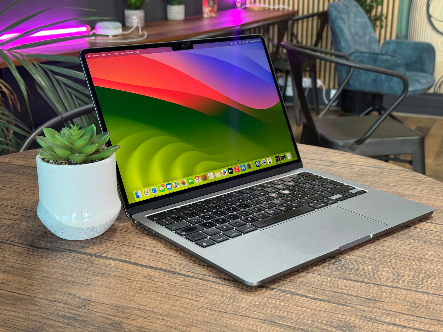 Pre-owned Apple 13" MacBook Air M2 (2022) - B-grade