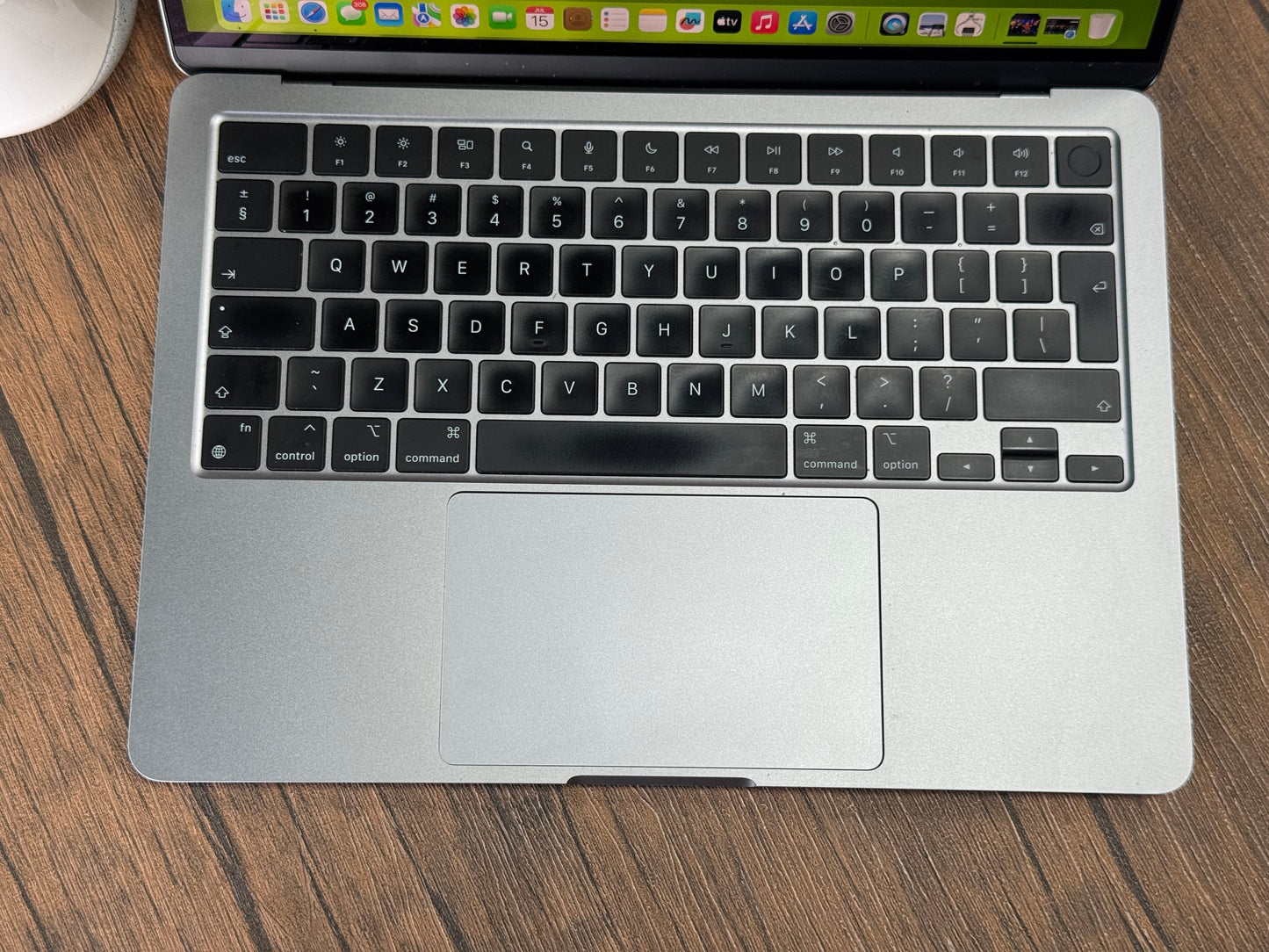 Pre-owned Apple 13" MacBook Air M2 (2022) - B-grade