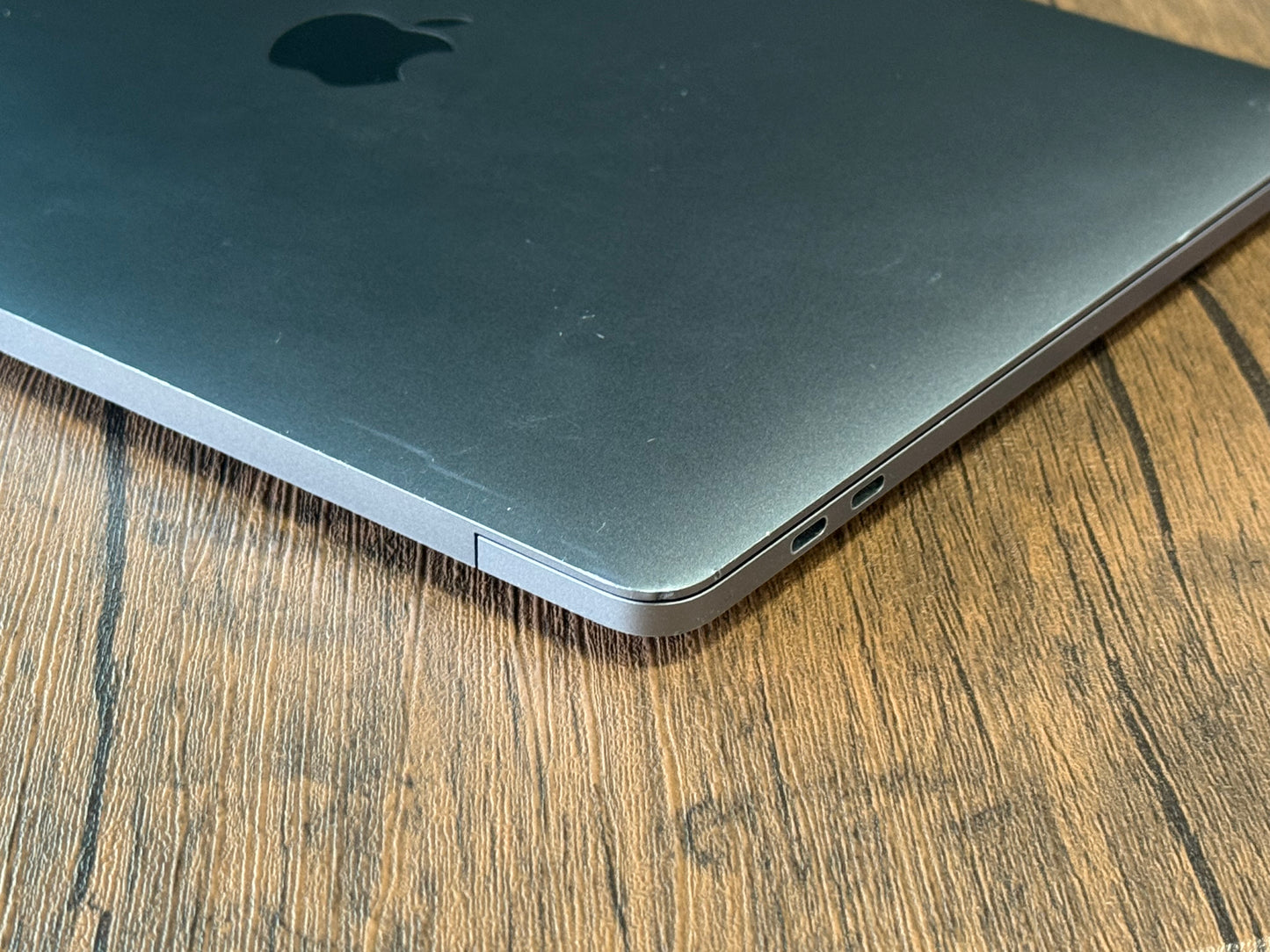 Pre-owned Apple 13" Macbook Pro i5 (Space Grey, 2020) - A/B grade
