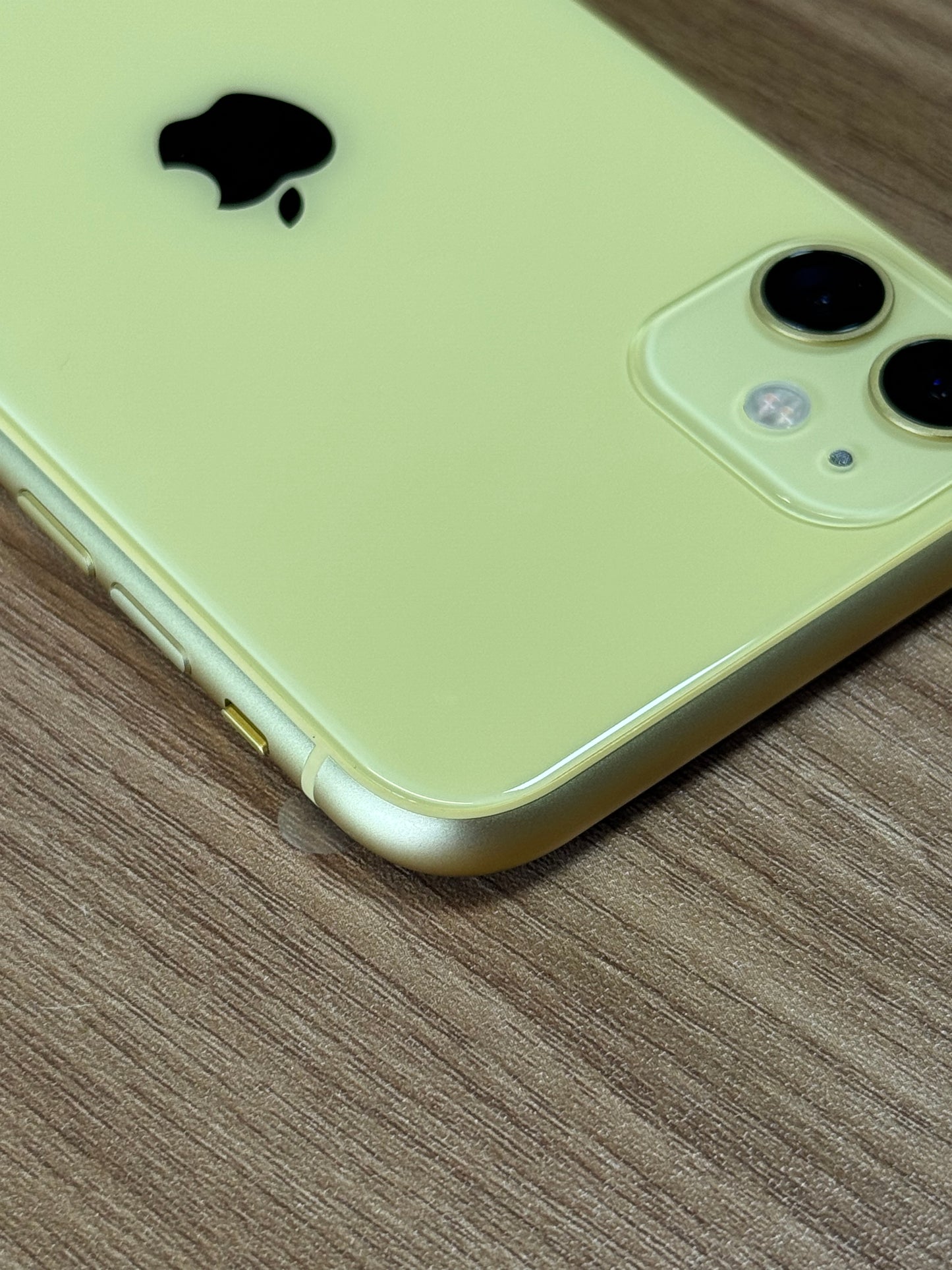 Pre-owned Apple iPhone 11 (64GB Yellow) - Like New Condition A++