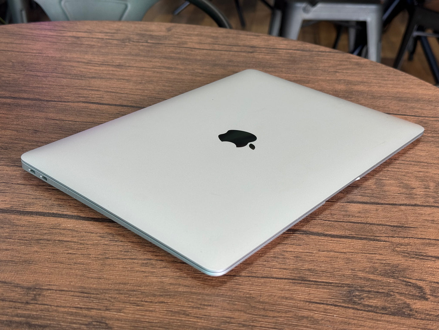 Pre-owned Apple 13" Macbook Air i3 (Silver, 2020) - A-Grade