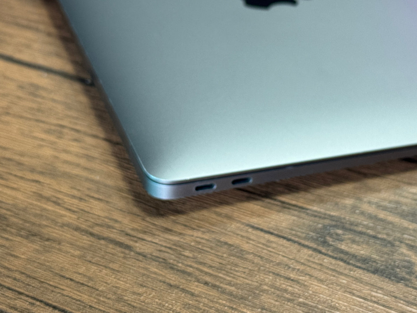 Pre-owned Apple 13" Macbook Air i3 (Space Grey, 2020) - A-Grade