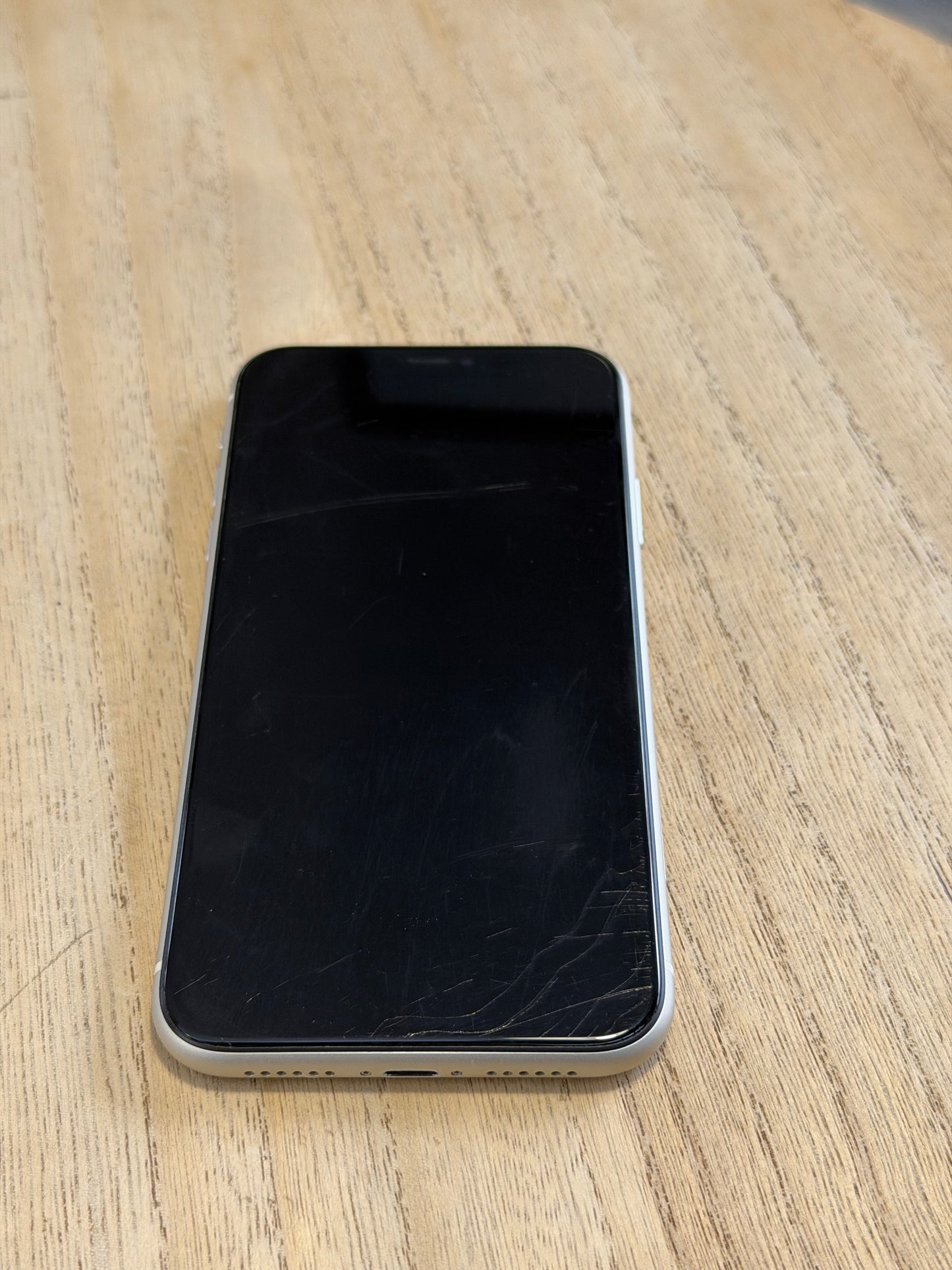 Pre-owned Apple iPhone 11 (64GB White) - A-grade