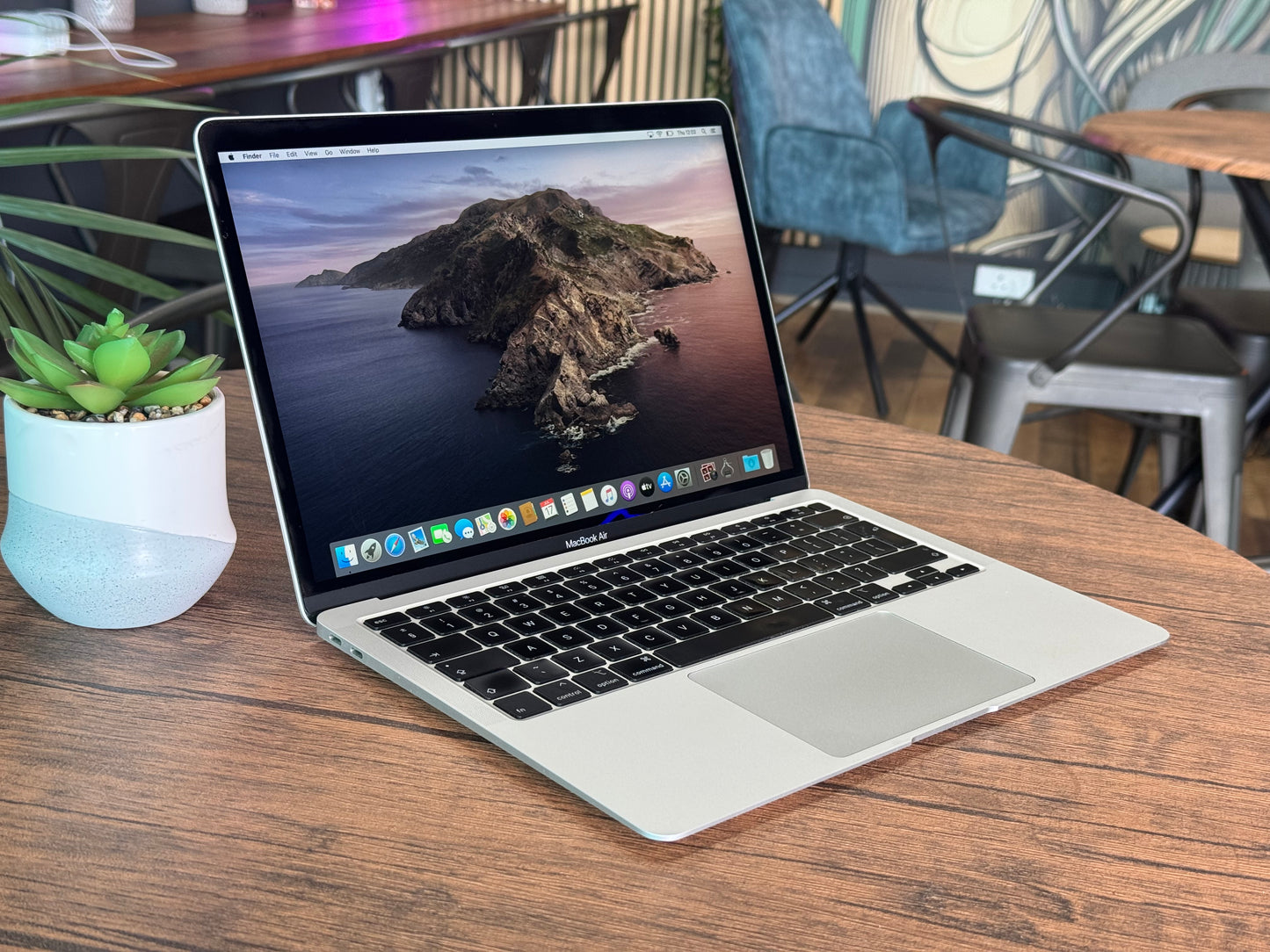 Pre-owned Apple 13" Macbook Air i3 (Silver, 2020) - A-Grade