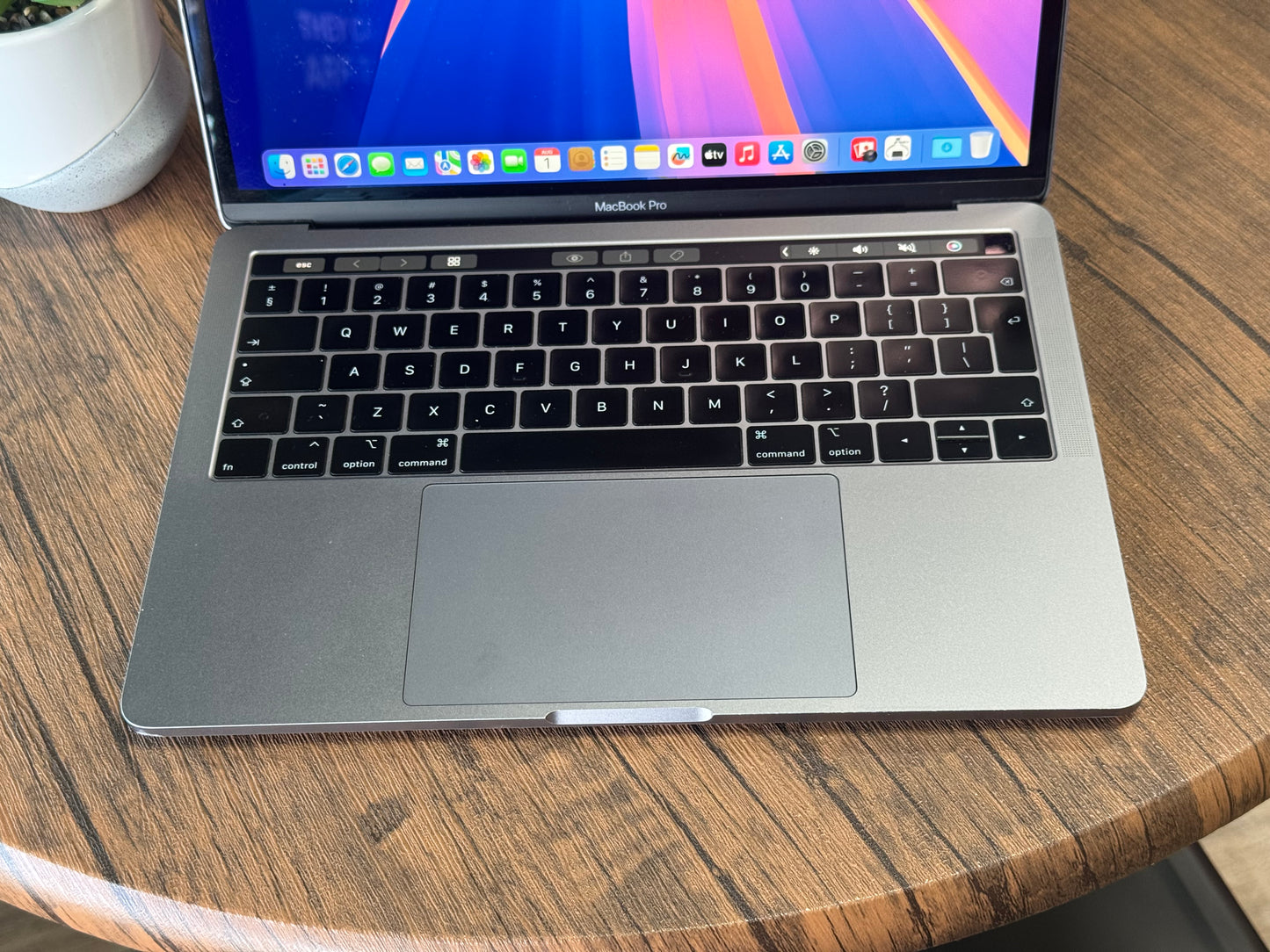 Pre-owned Apple 13" Macbook Pro i5 (Space Grey, 2020) - A/B grade