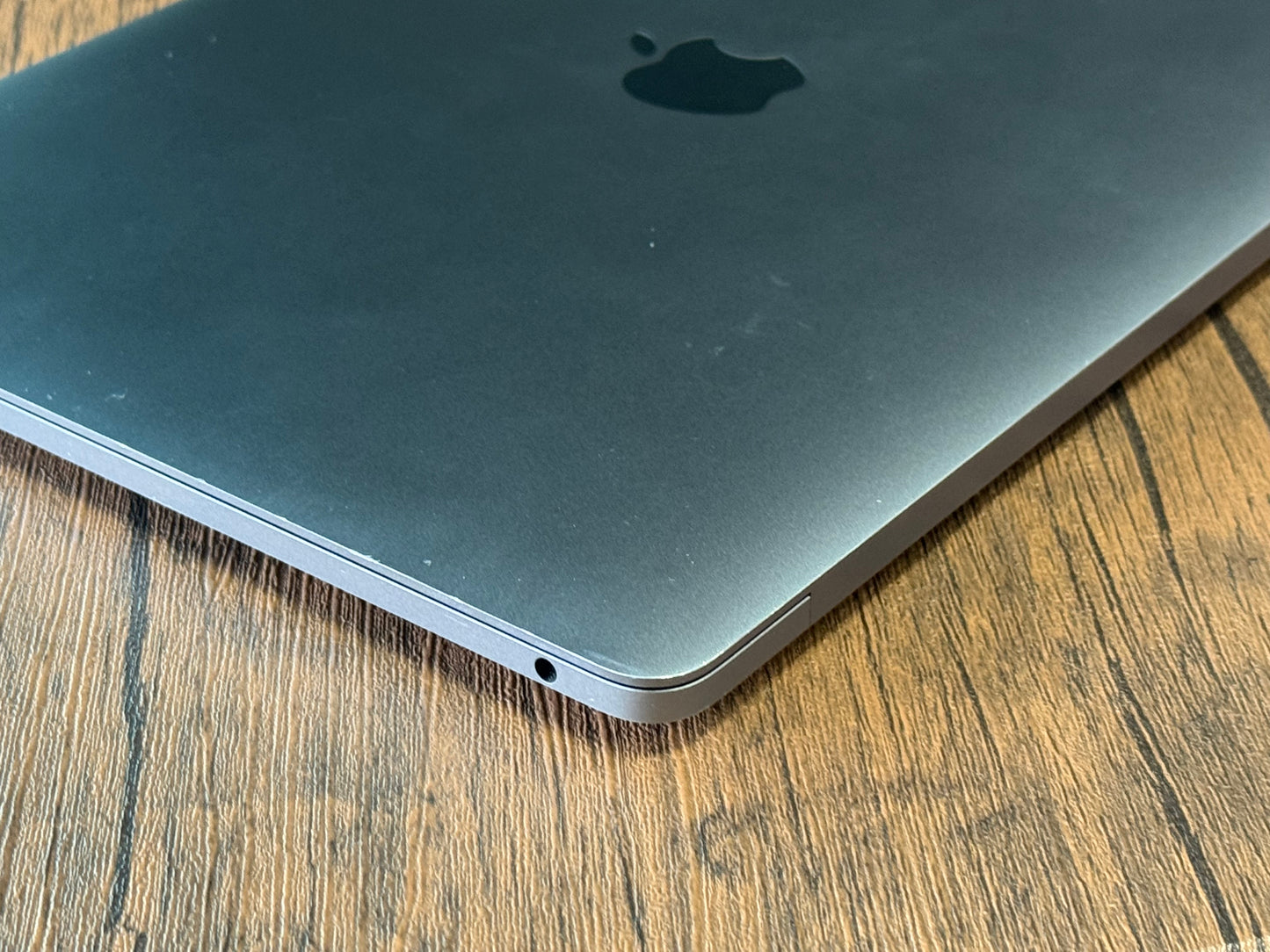 Pre-owned Apple 13" Macbook Pro i5 (Space Grey, 2020) - A/B grade