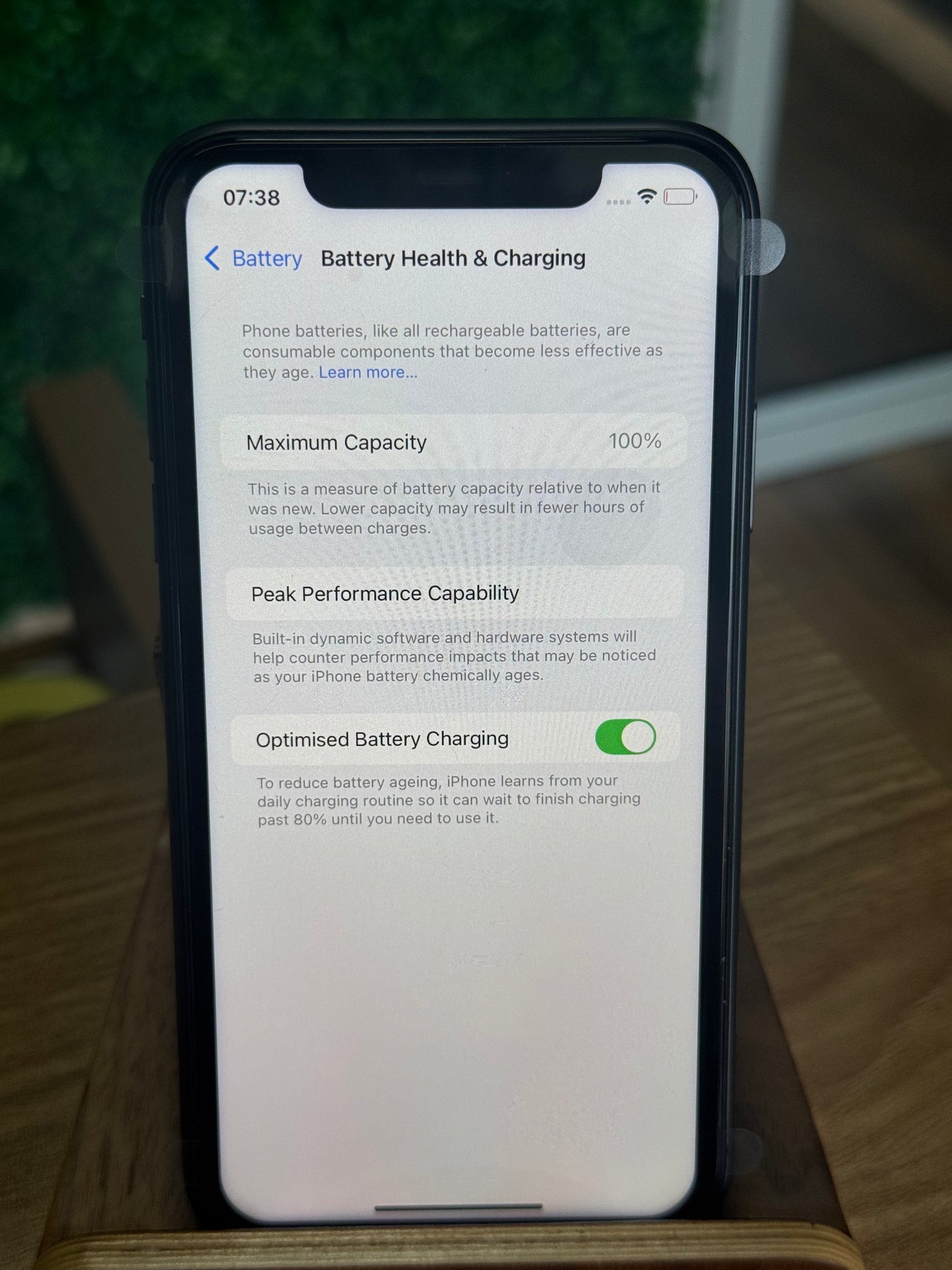 Pre-owned Apple iPhone 11 (64GB Black) - A/B-Grade (No Face ID)