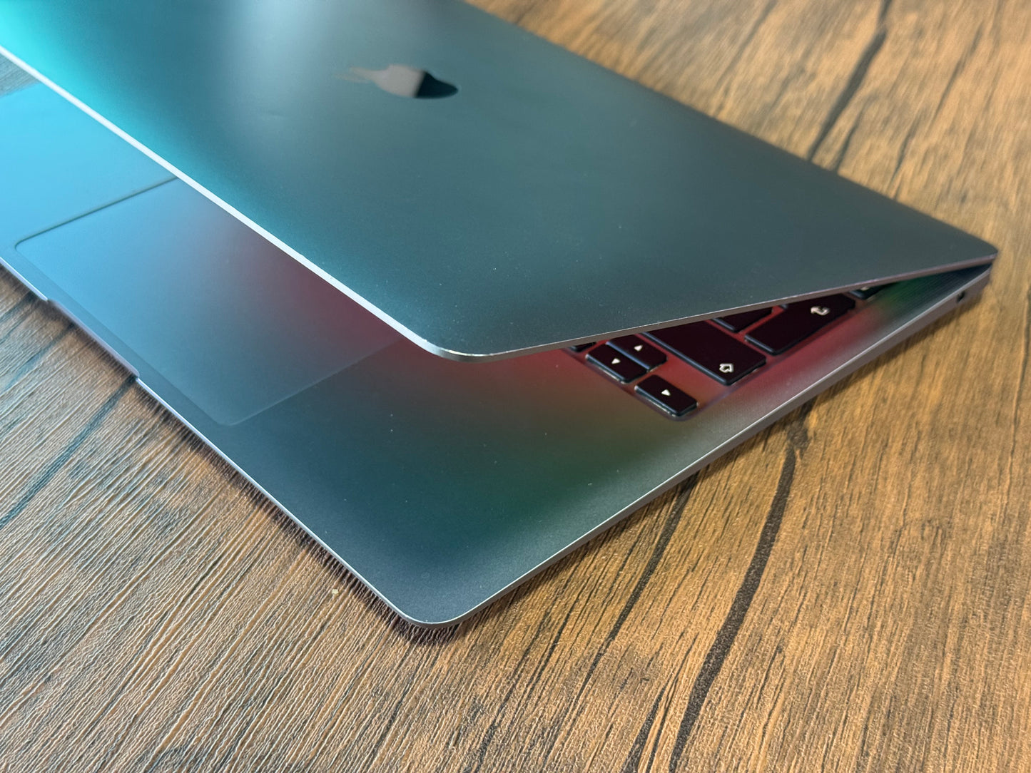 Pre-owned Apple 13" Macbook Air i3 (Space Grey, 2020) - A-Grade