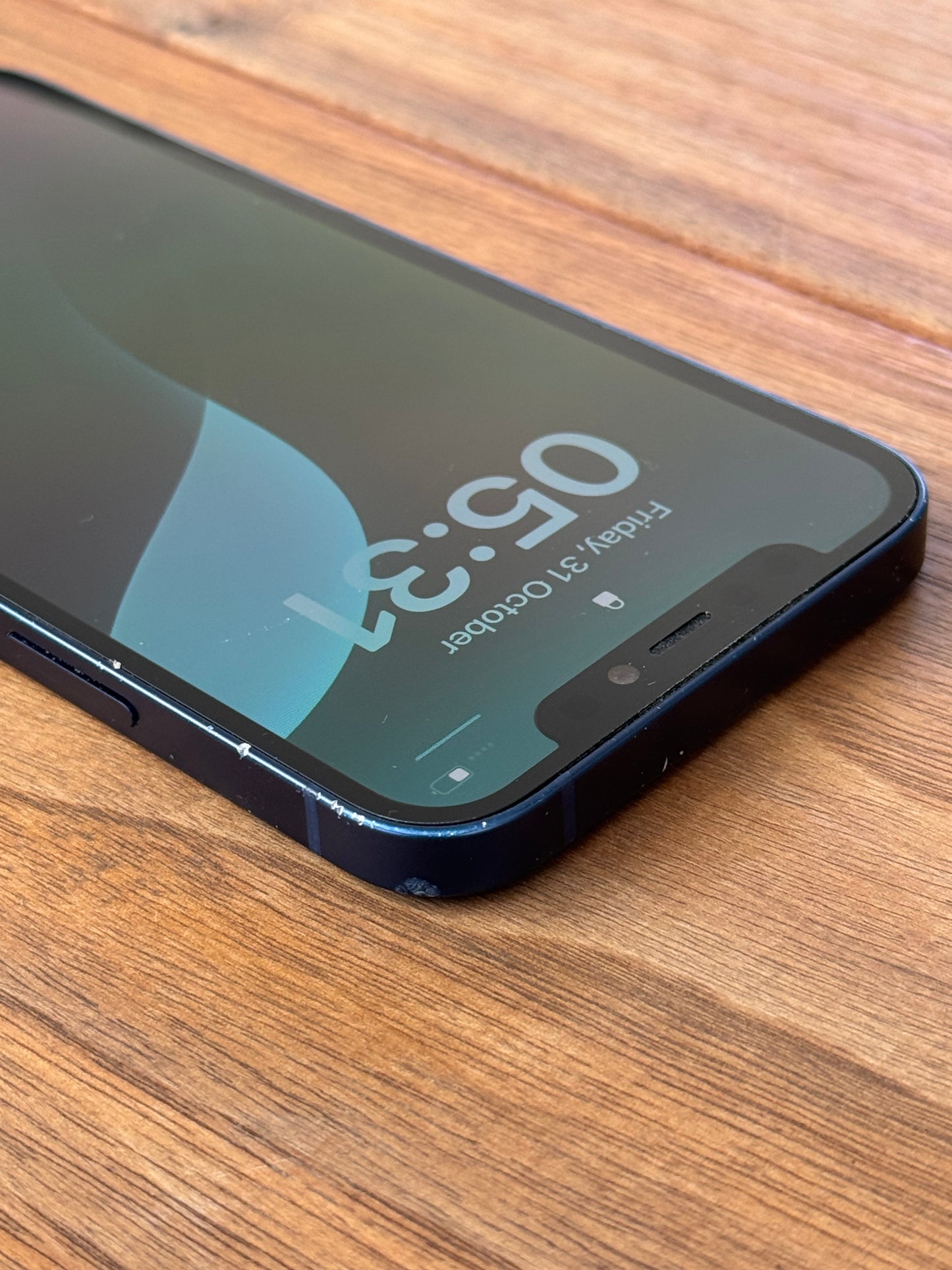 Pre-owned Apple iPhone 12 (64GB Blue) - B-grade