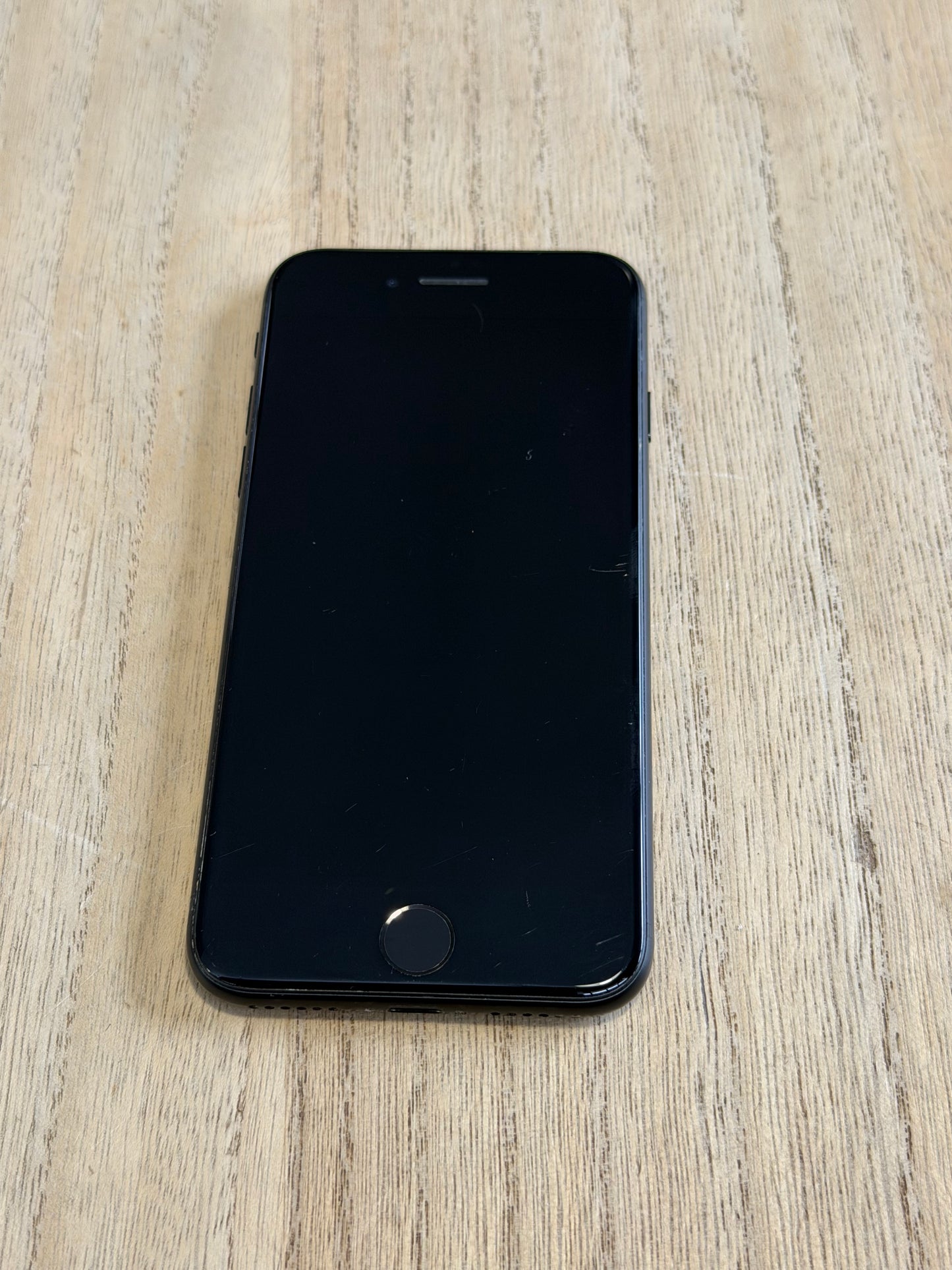 Pre-owned Apple iPhone SE2 (64GB Black, 2020) - A/B-grade