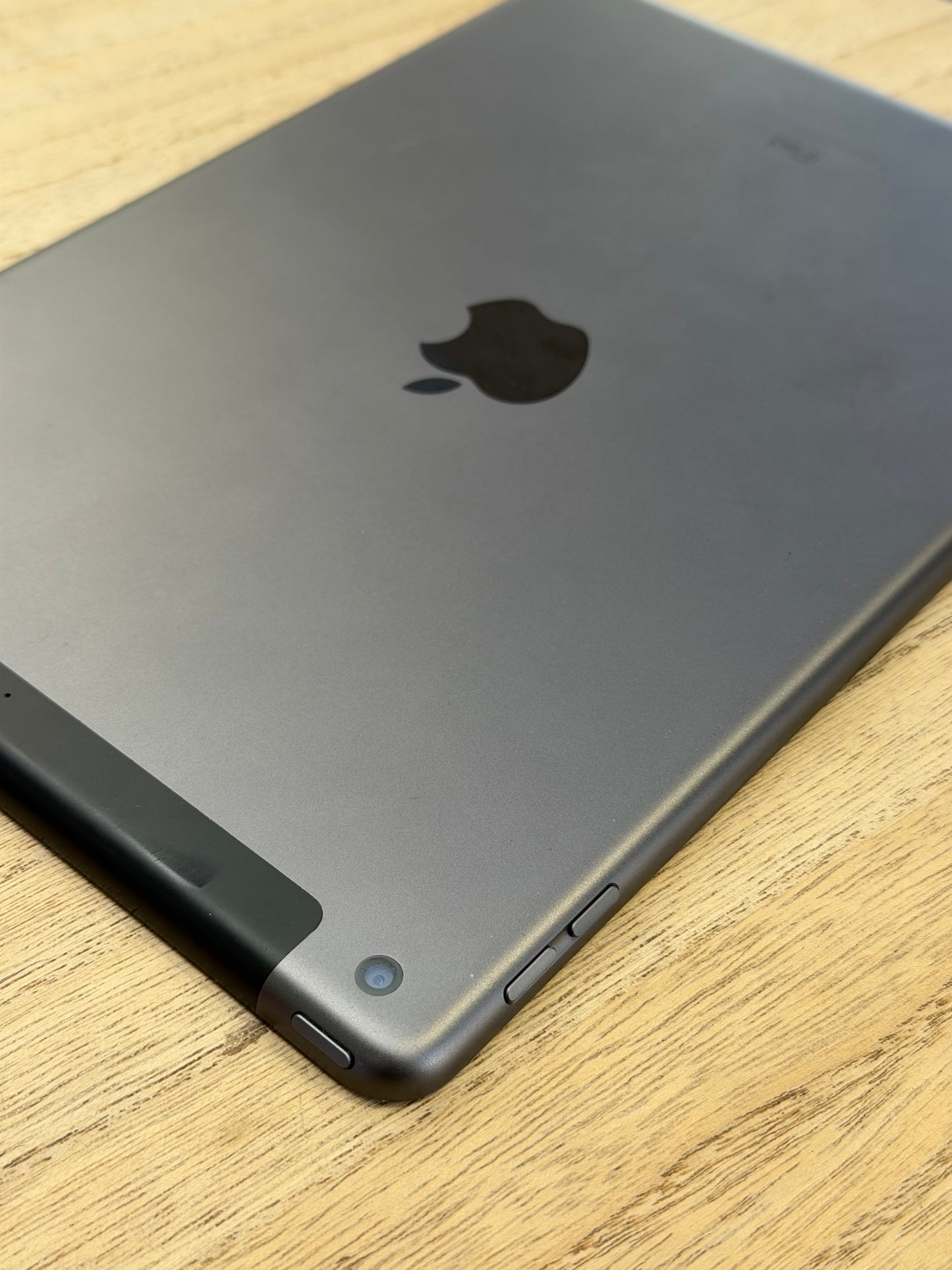 Pre-owned  iPad 9th Gen (Wi-Fi & Cell, 64GB, Space Grey) - B-Grade