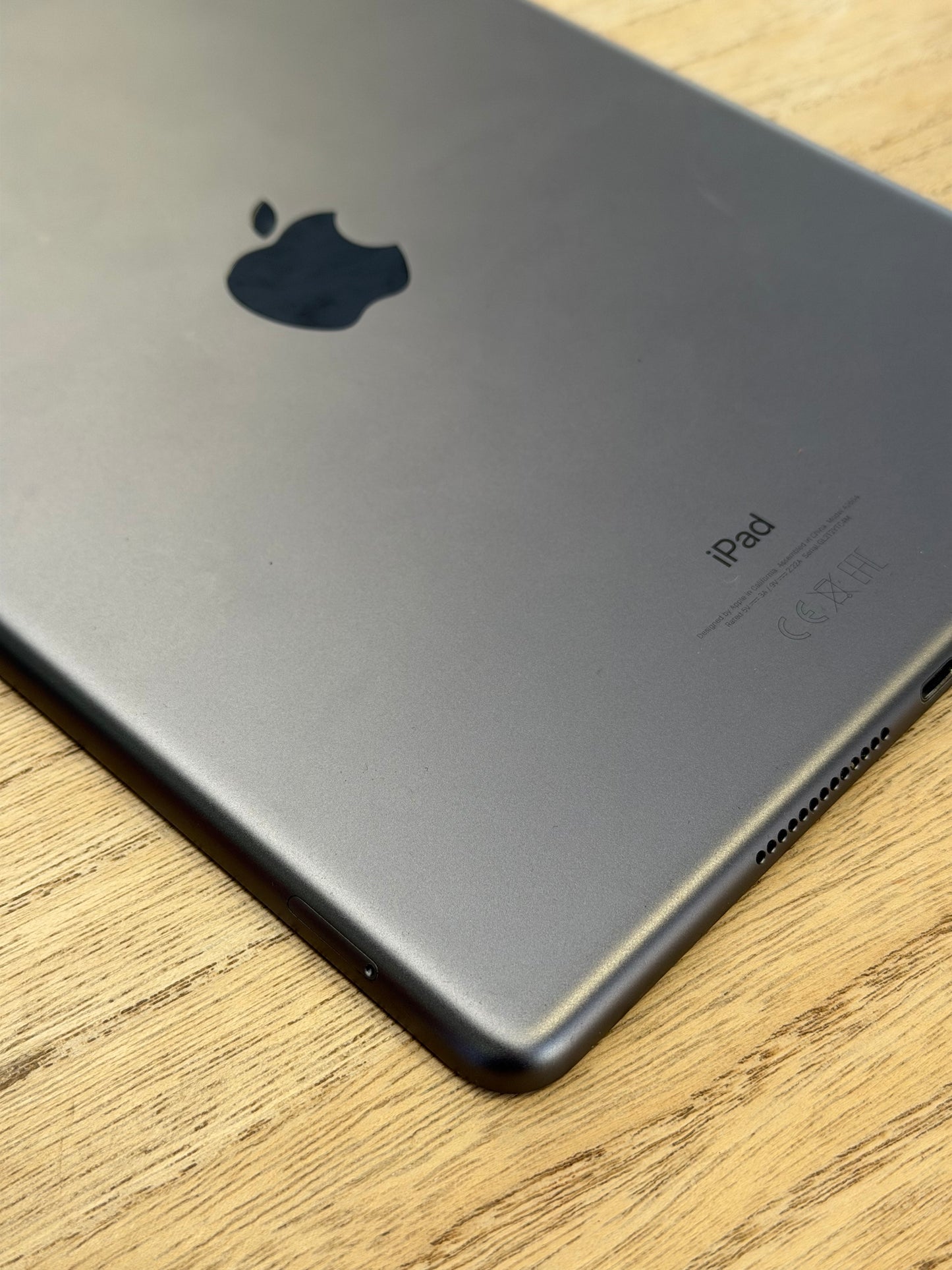 Pre-owned  iPad 9th Gen (Wi-Fi & Cell, 64GB, Space Grey) - B-Grade