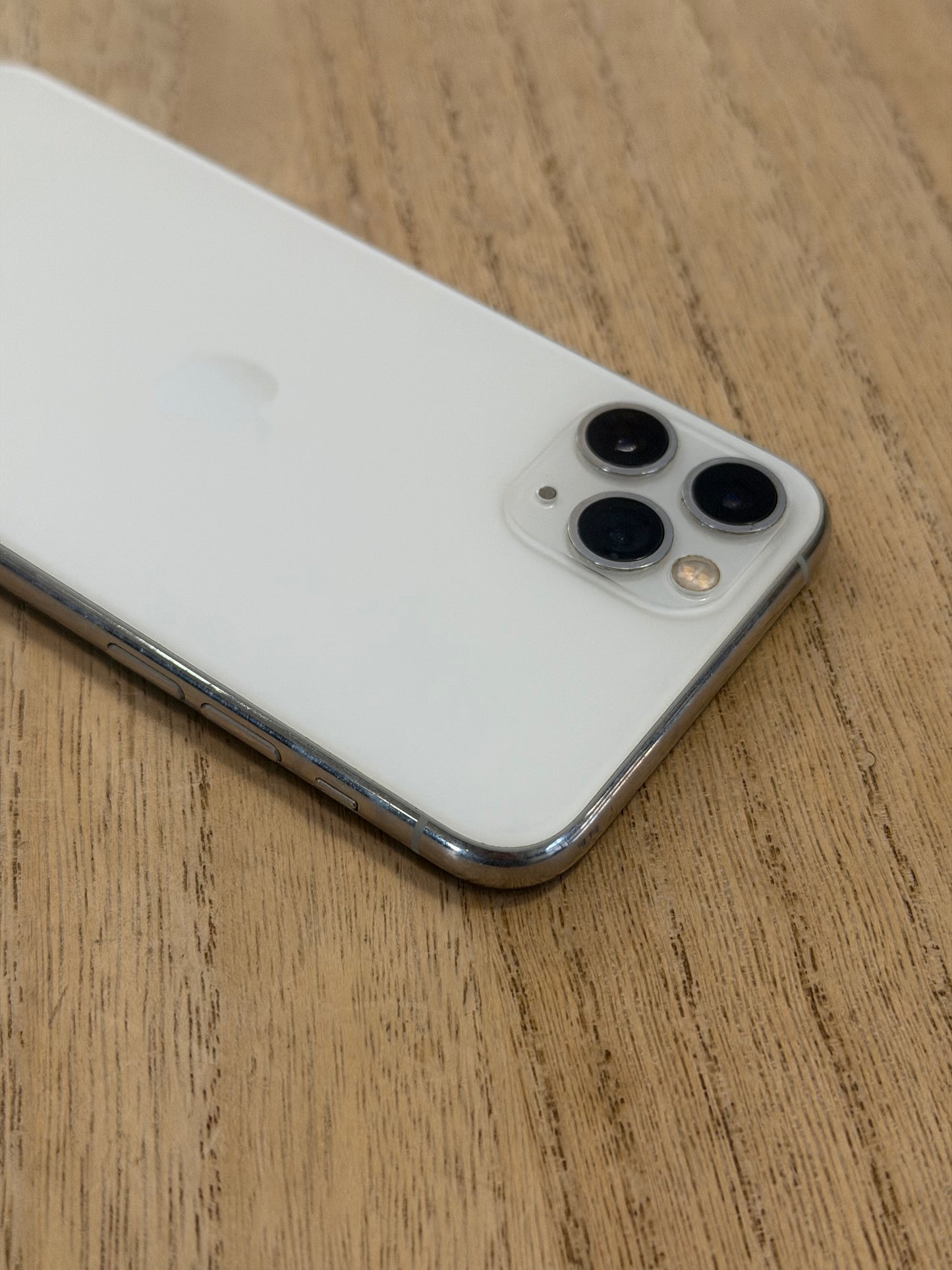 Pre-owned Apple iPhone 11 Pro (256GB White) - B-Grade