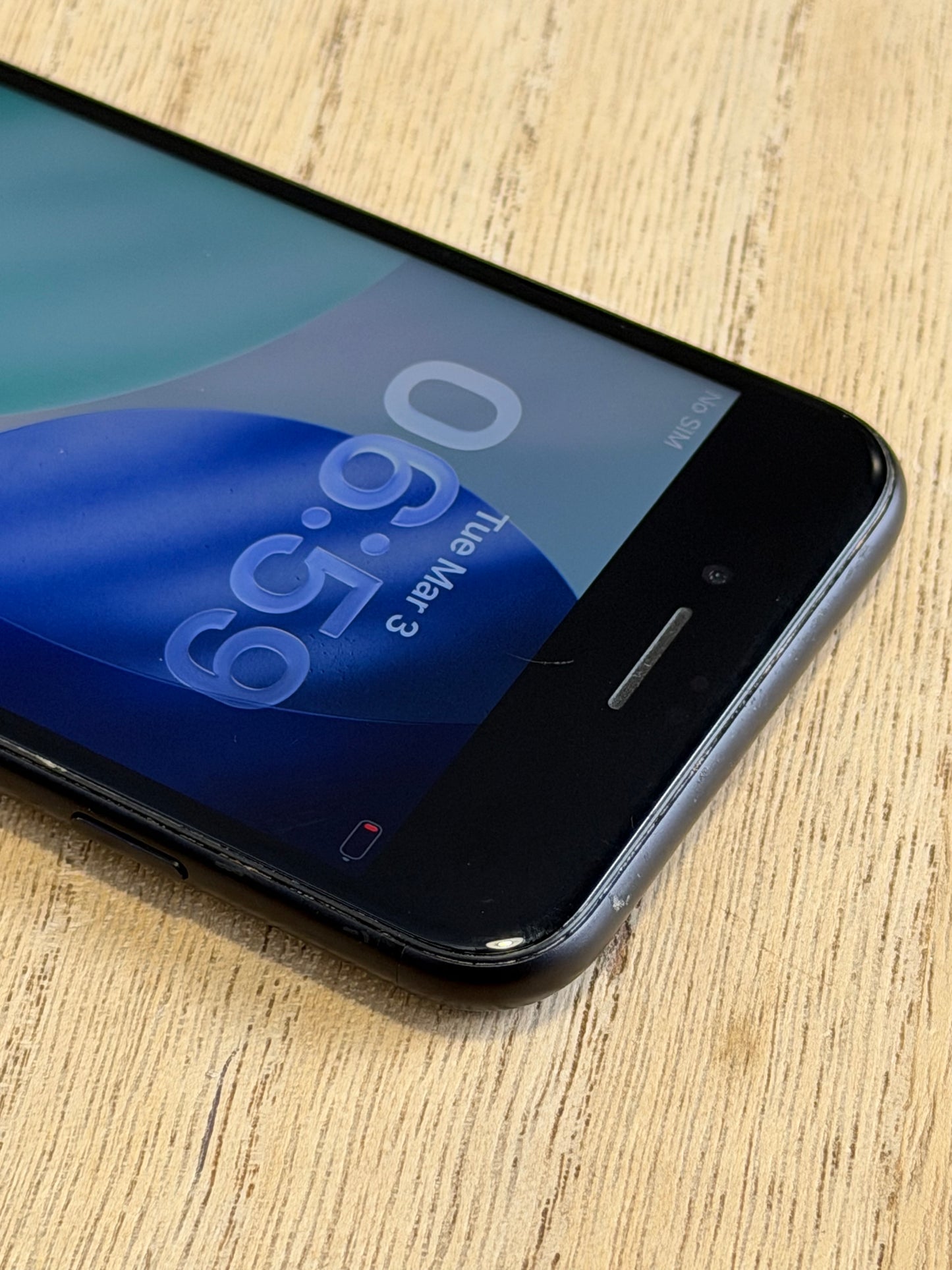 Pre-owned Apple iPhone SE2 (64GB Black, 2020) - A/B-grade