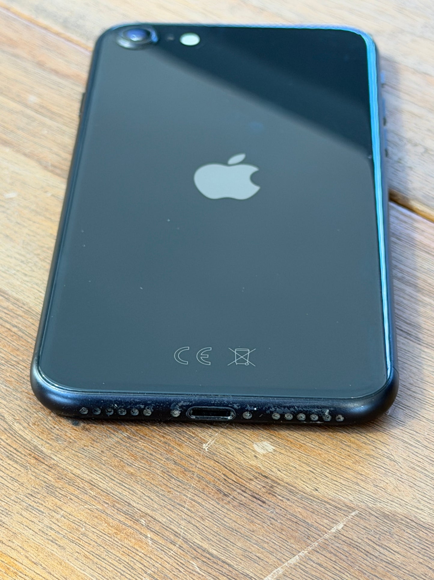 Pre-owned Apple iPhone SE2 (64GB Black) - A-grade