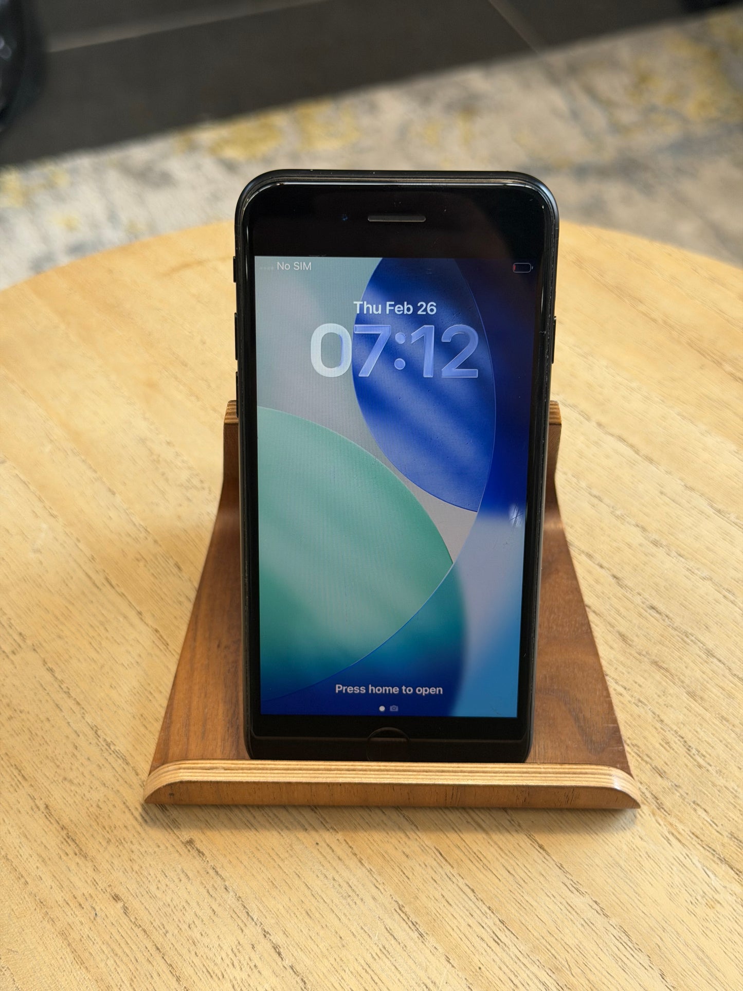 Pre-owned Apple iPhone SE2 (64GB Black, 2020) - B-grade