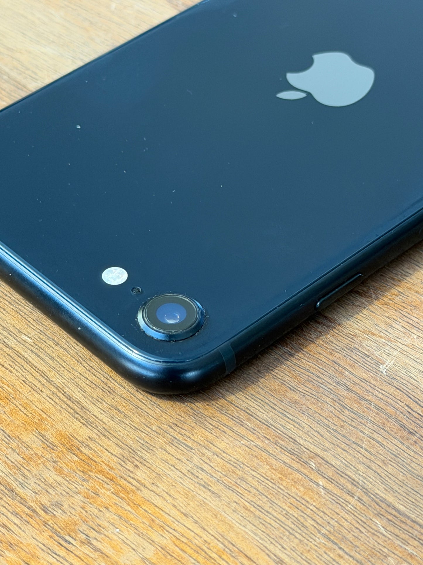 Pre-owned Apple iPhone SE3 (64GB Black, 2022) - A-grade