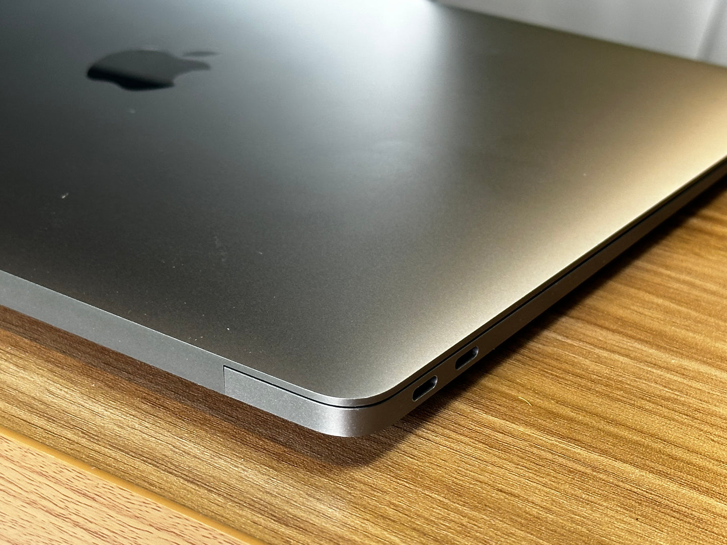 Pre-owned Apple 13" Macbook Air M1 2020 - A/B-Grade