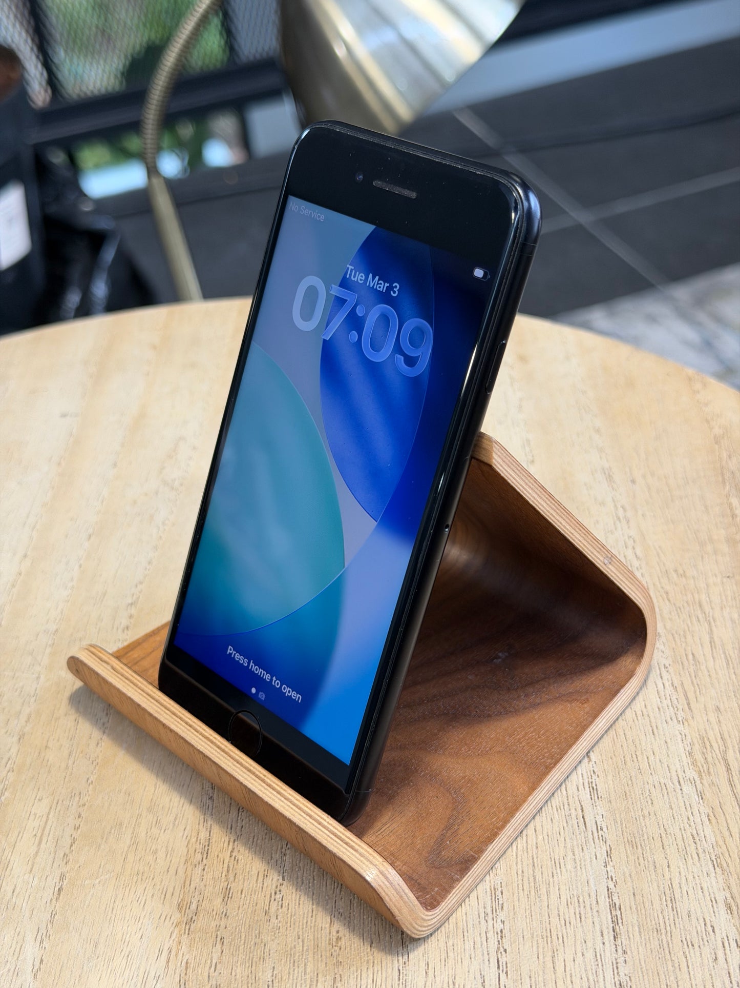 Pre-owned Apple iPhone SE2 (64GB Black, 2020) - A-grade