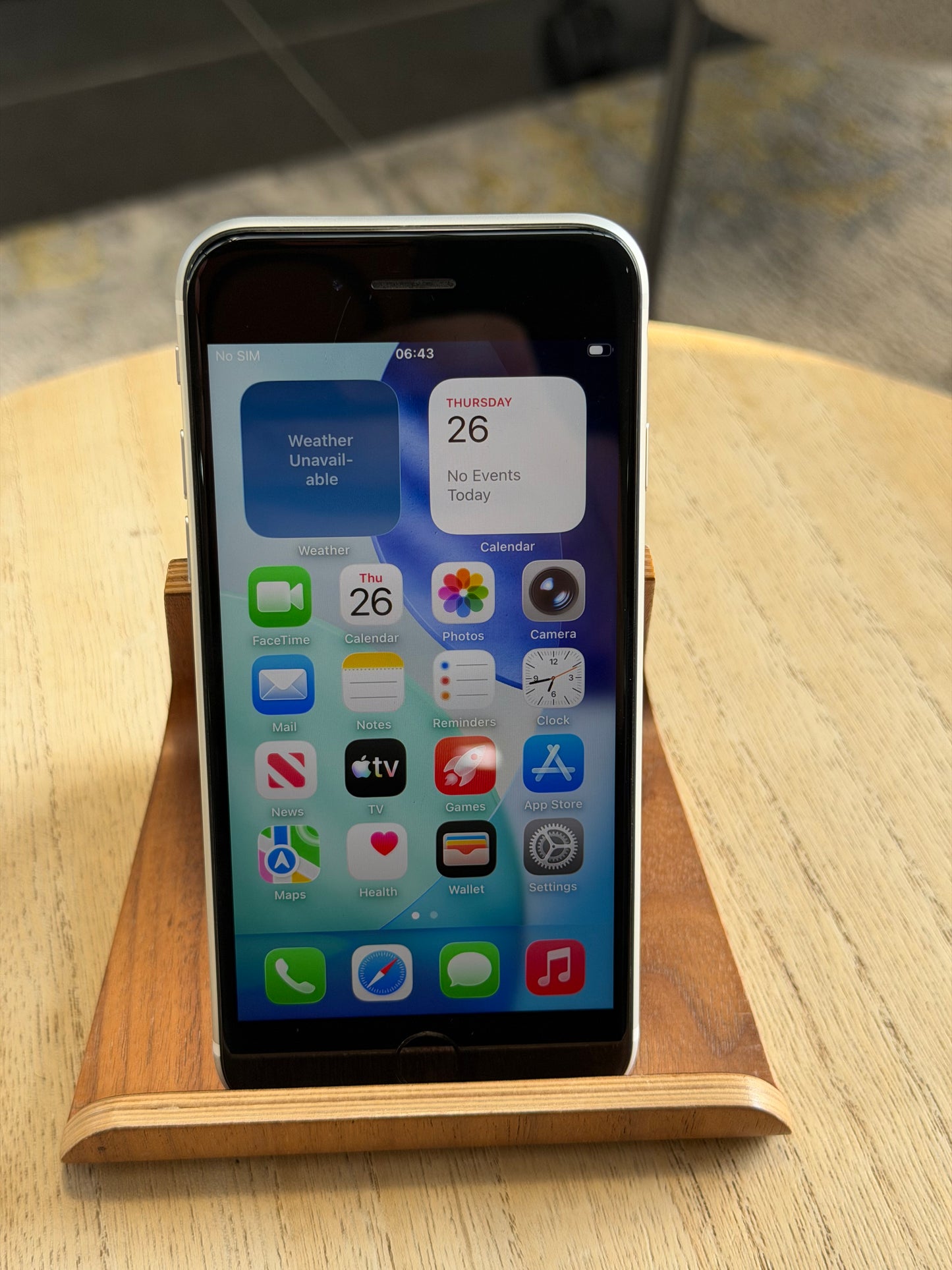 Pre-owned Apple iPhone SE2 (64GB White, 2020) - A-grade