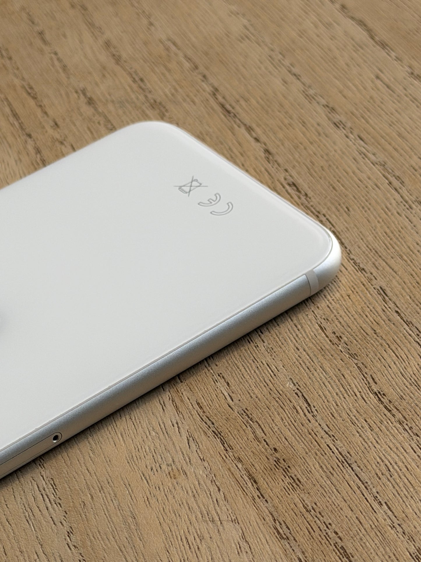 Pre-owned Apple iPhone SE2 (64GB White, 2020) - A-grade