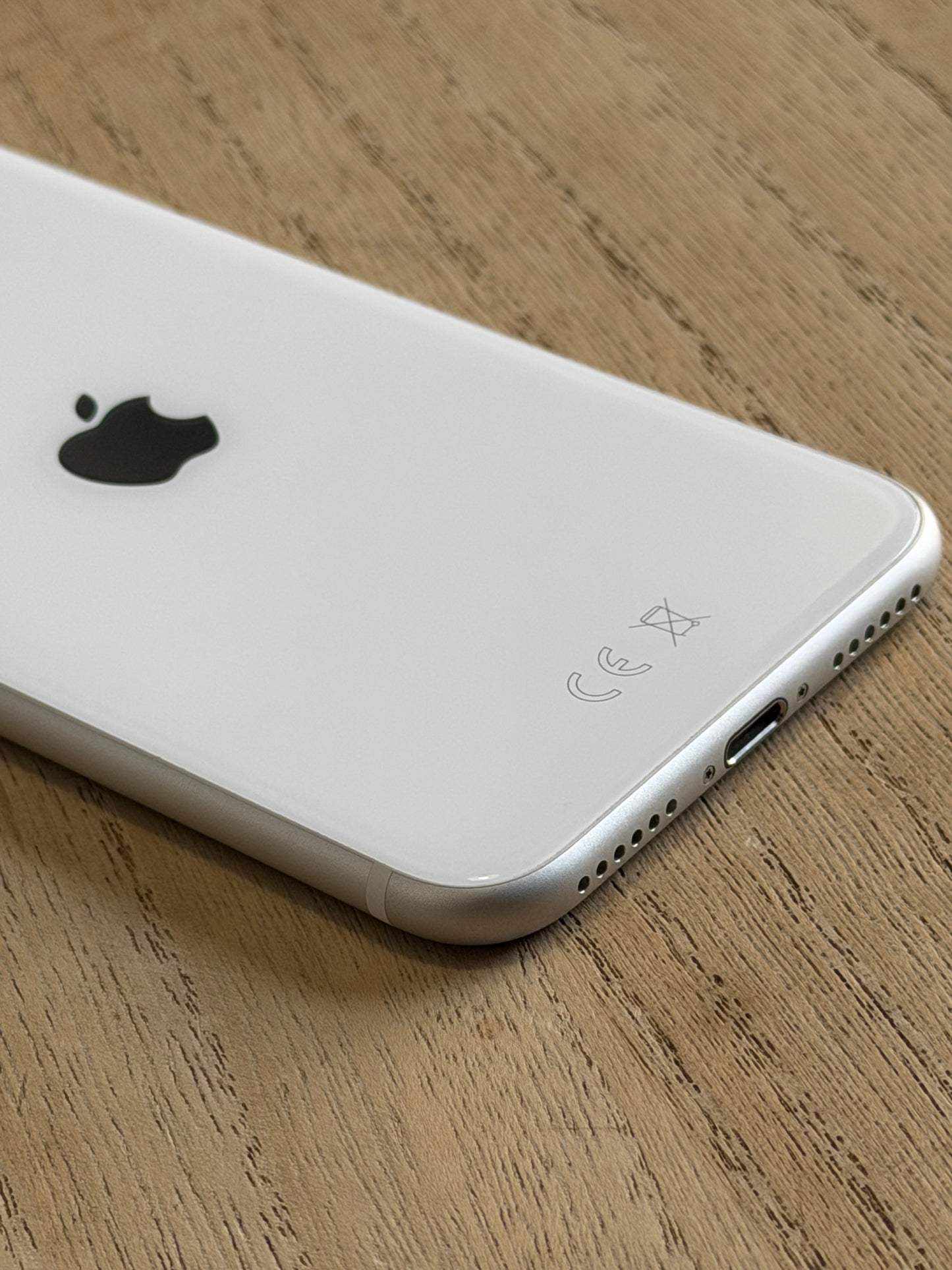 Pre-owned Apple iPhone SE2 (64GB White, 2020) - A-grade