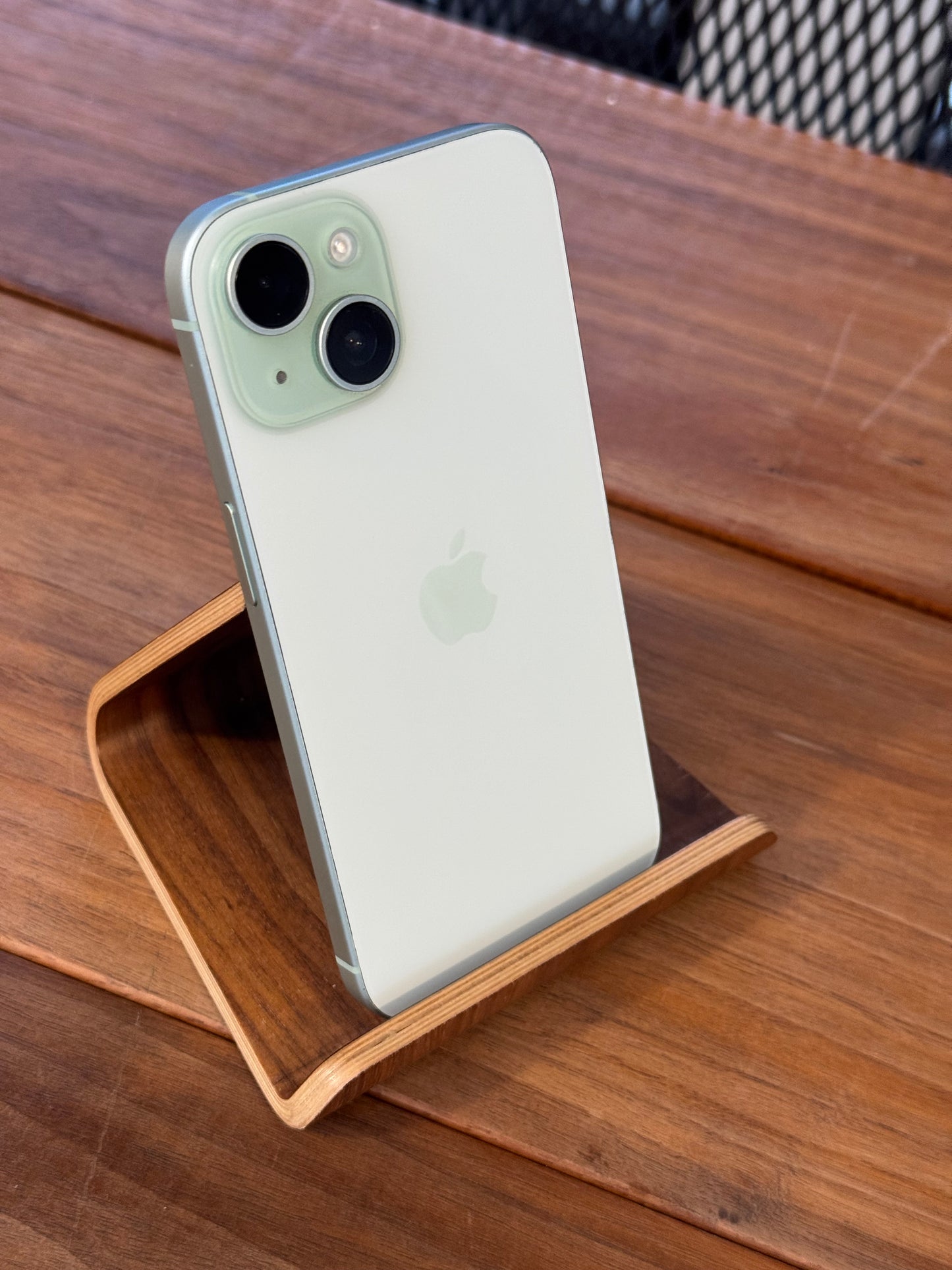 Pre-owned Apple iPhone 15 (128gb, Green) - No Face ID