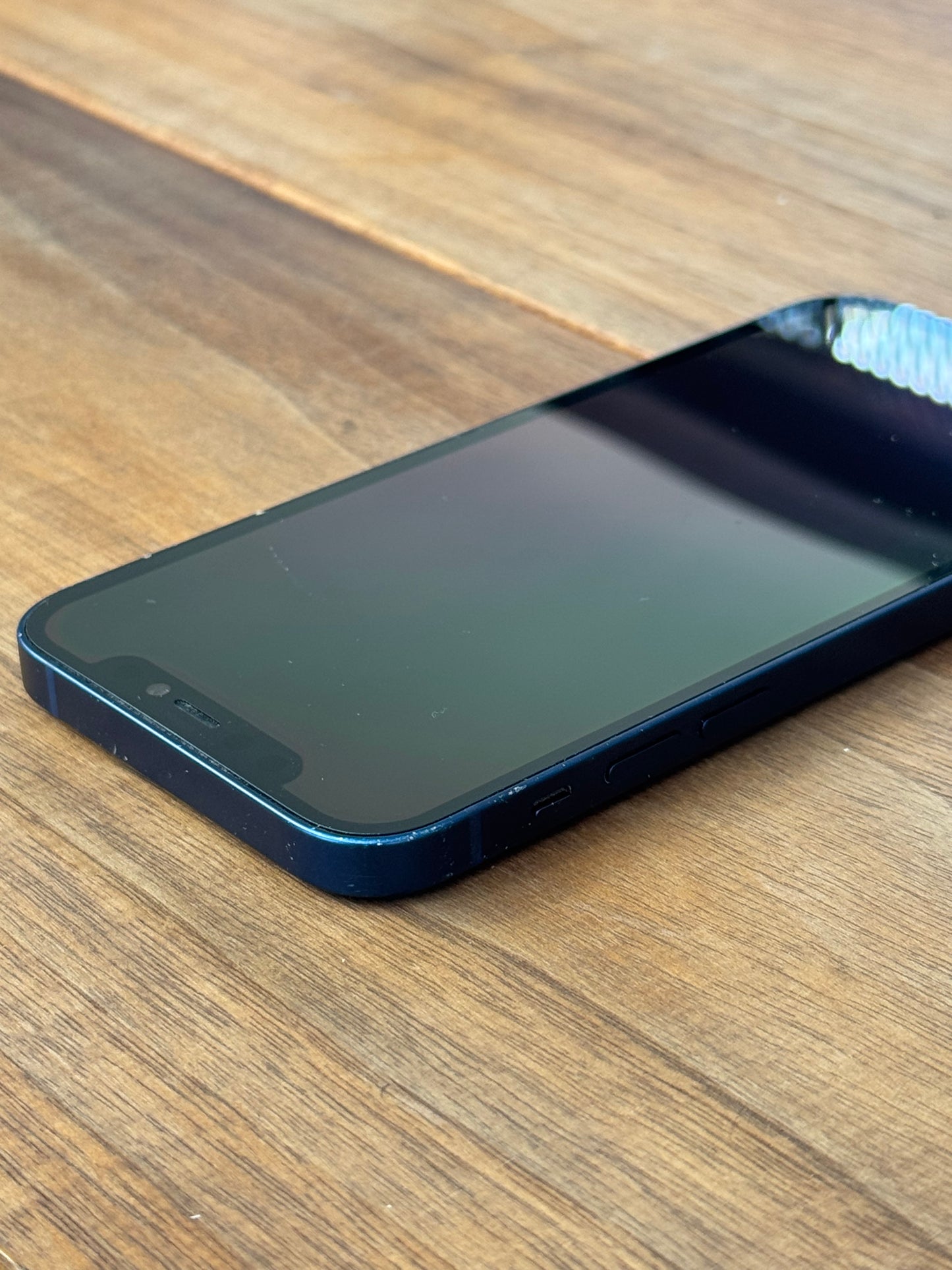 Pre-owned Apple iPhone 12 (64GB Blue) - B-grade