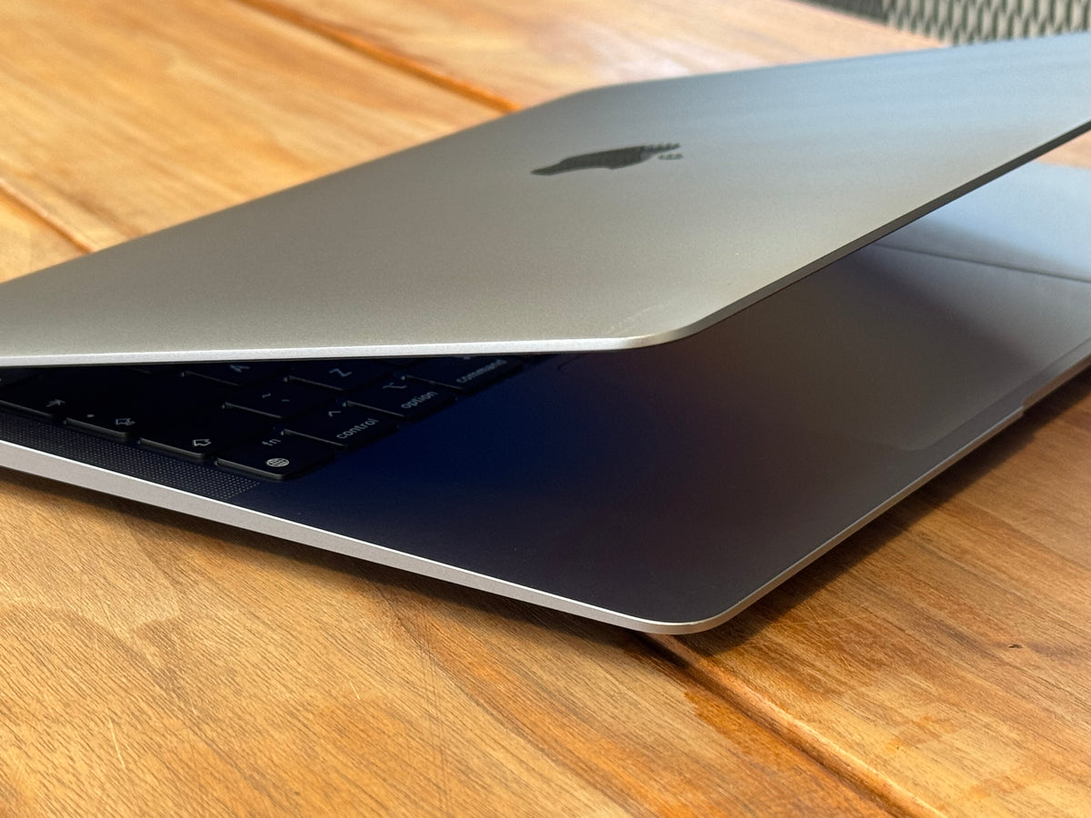 Pre-owned Apple 13" Macbook Air M1 2020 - A/B-Grade