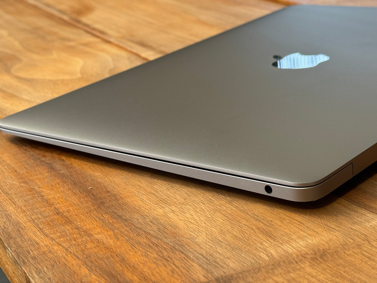 Pre-owned Apple 13" Macbook Air M1 2020 - A/B-Grade