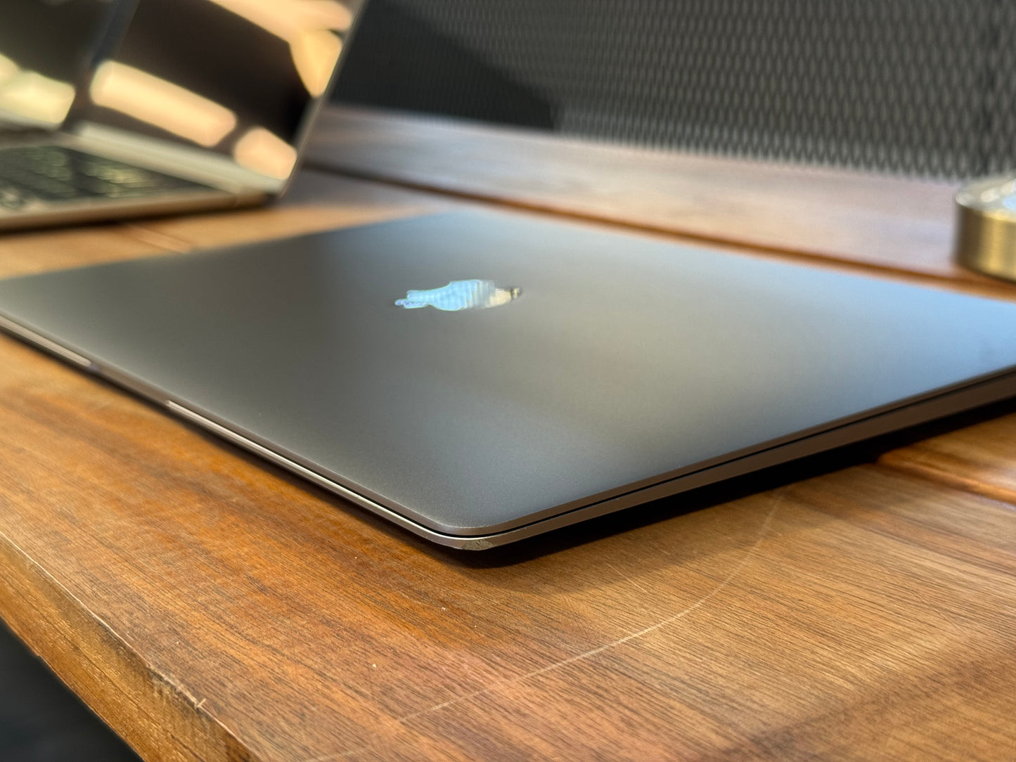 Pre-owned Apple 13" Macbook Air M1 2020 - A/B-Grade