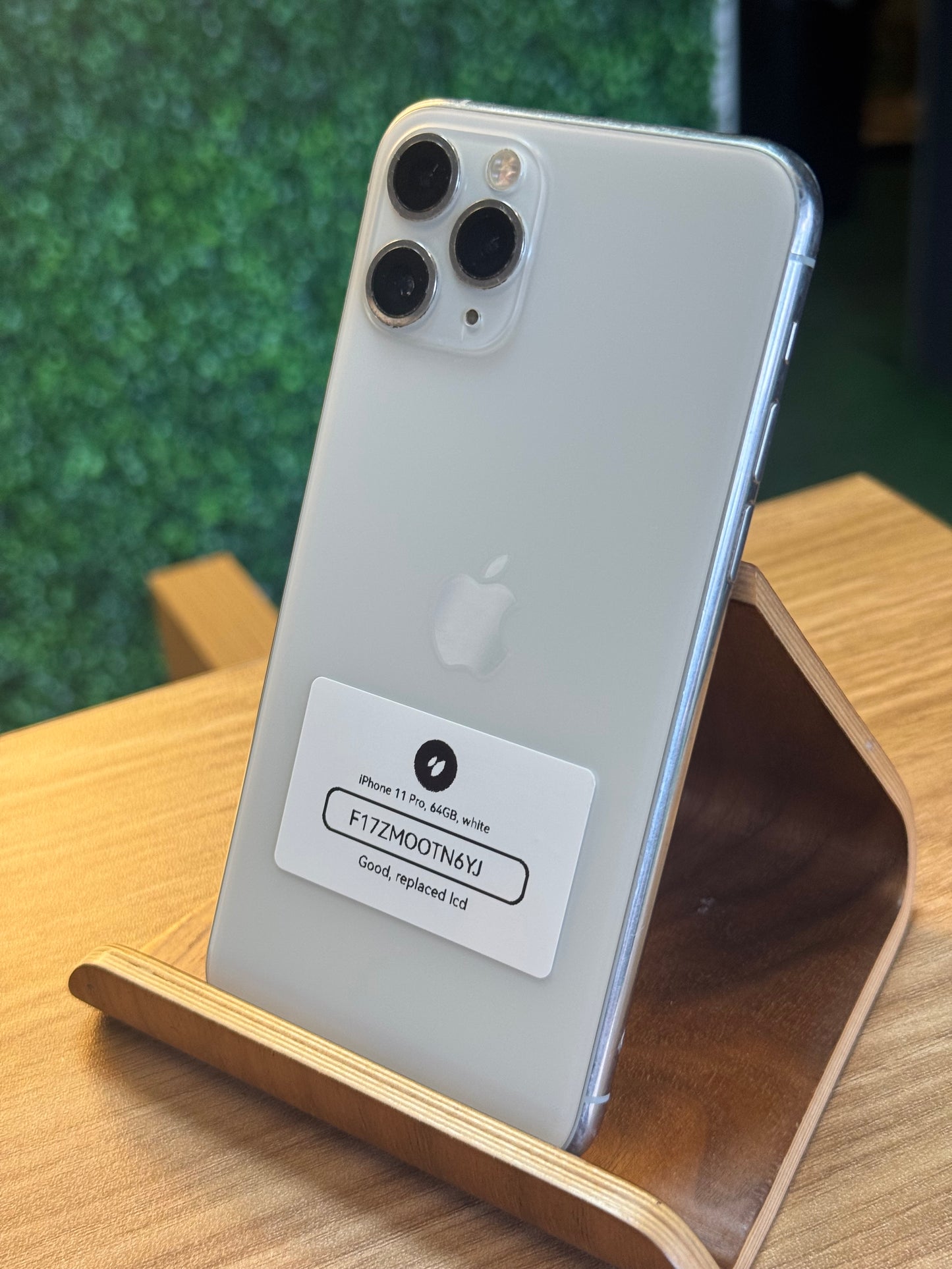 Pre-owned Apple iPhone 11 Pro (64GB White) - A/B-Grade