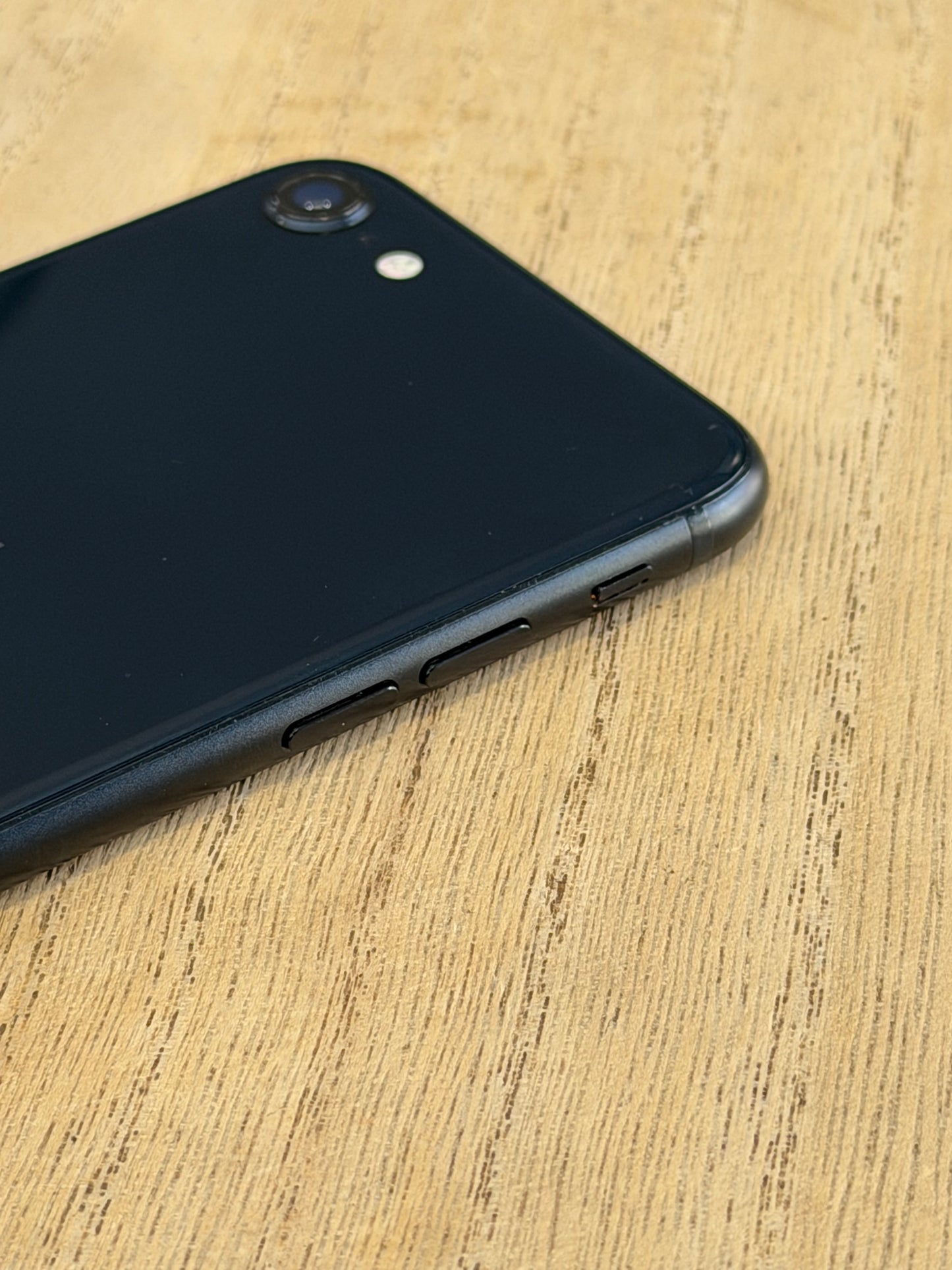 Pre-owned Apple iPhone SE3 (64GB Black, 2022) - A-grade