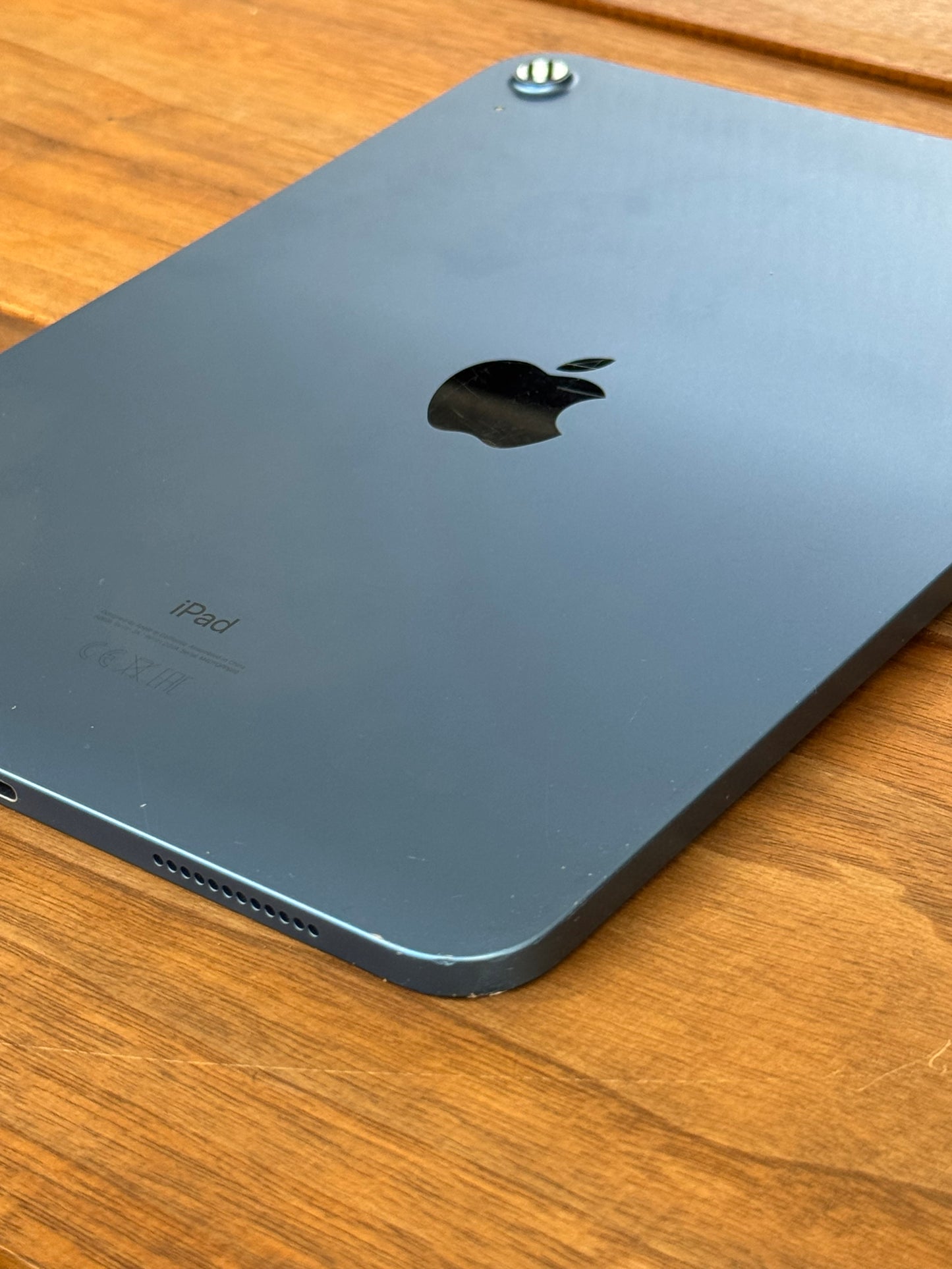 Pre-owned Apple 2022 iPad 10th gen 64gb Blue - A/B grade