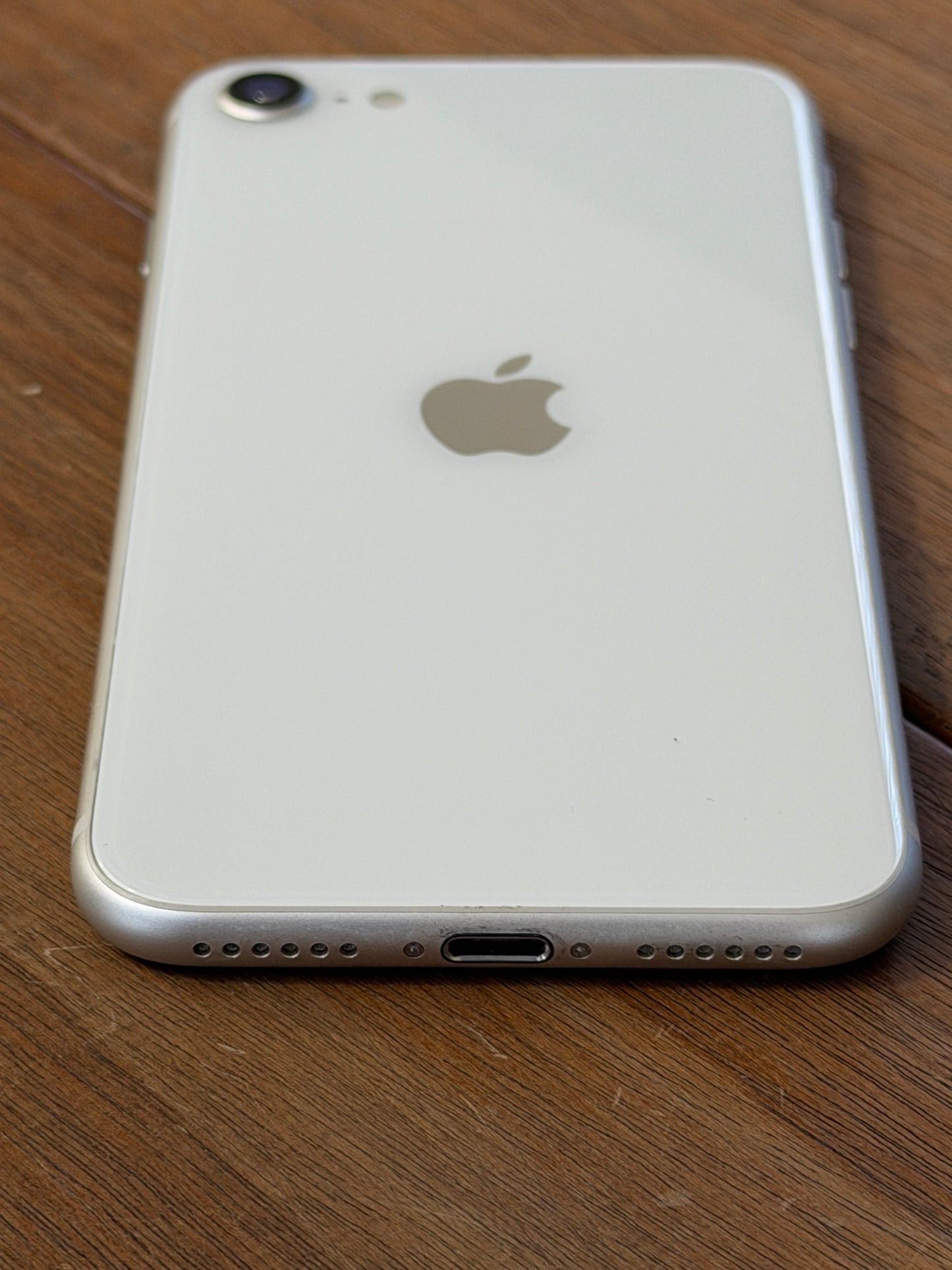Pre-owned Apple iPhone SE3 (64GB White) - A-grade