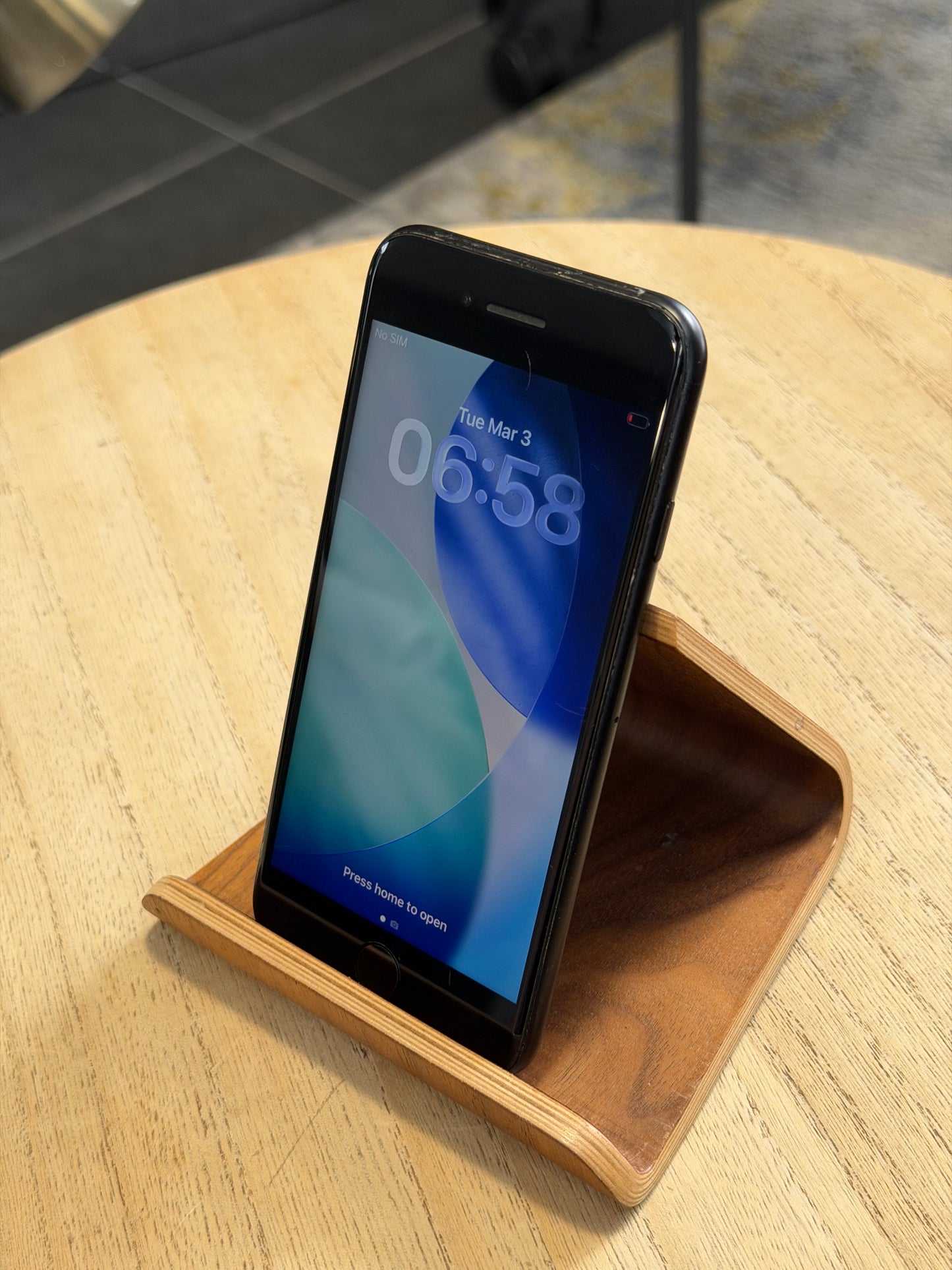 Pre-owned Apple iPhone SE2 (64GB Black, 2020) - A/B-grade