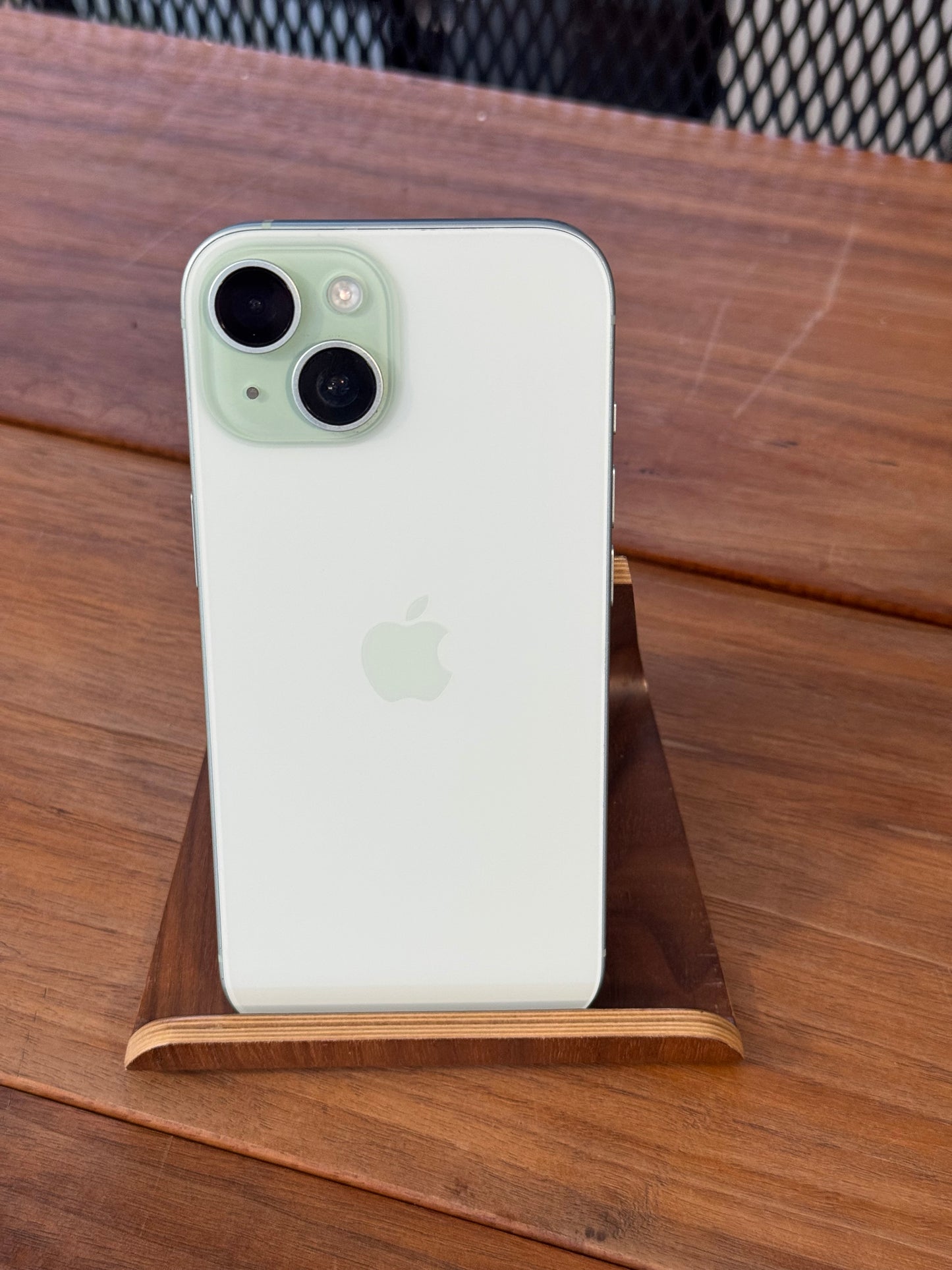 Pre-owned Apple iPhone 15 (128gb, Green) - No Face ID