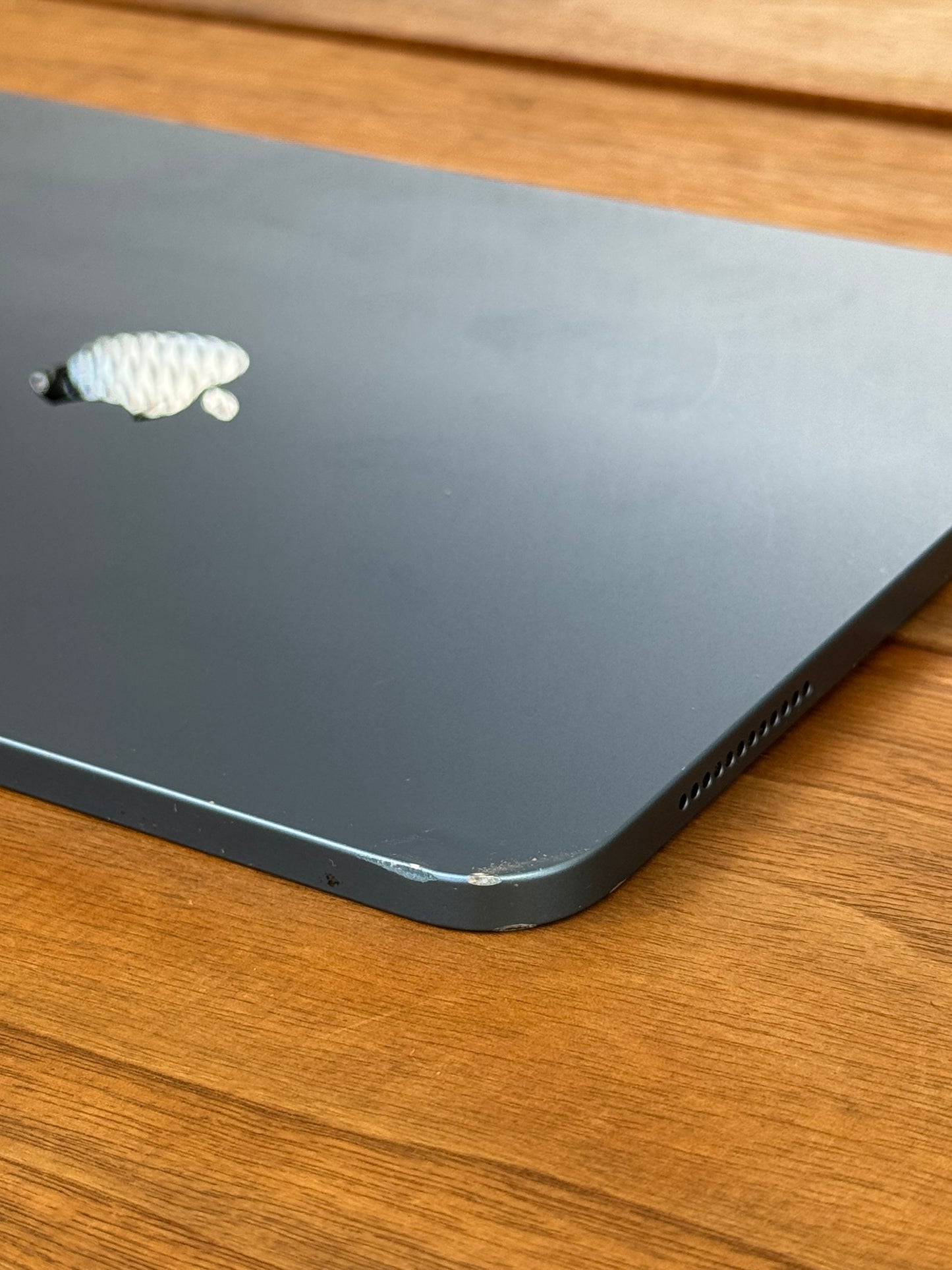 Pre-owned Apple 2022 iPad 10th gen 64gb Blue - A/B grade