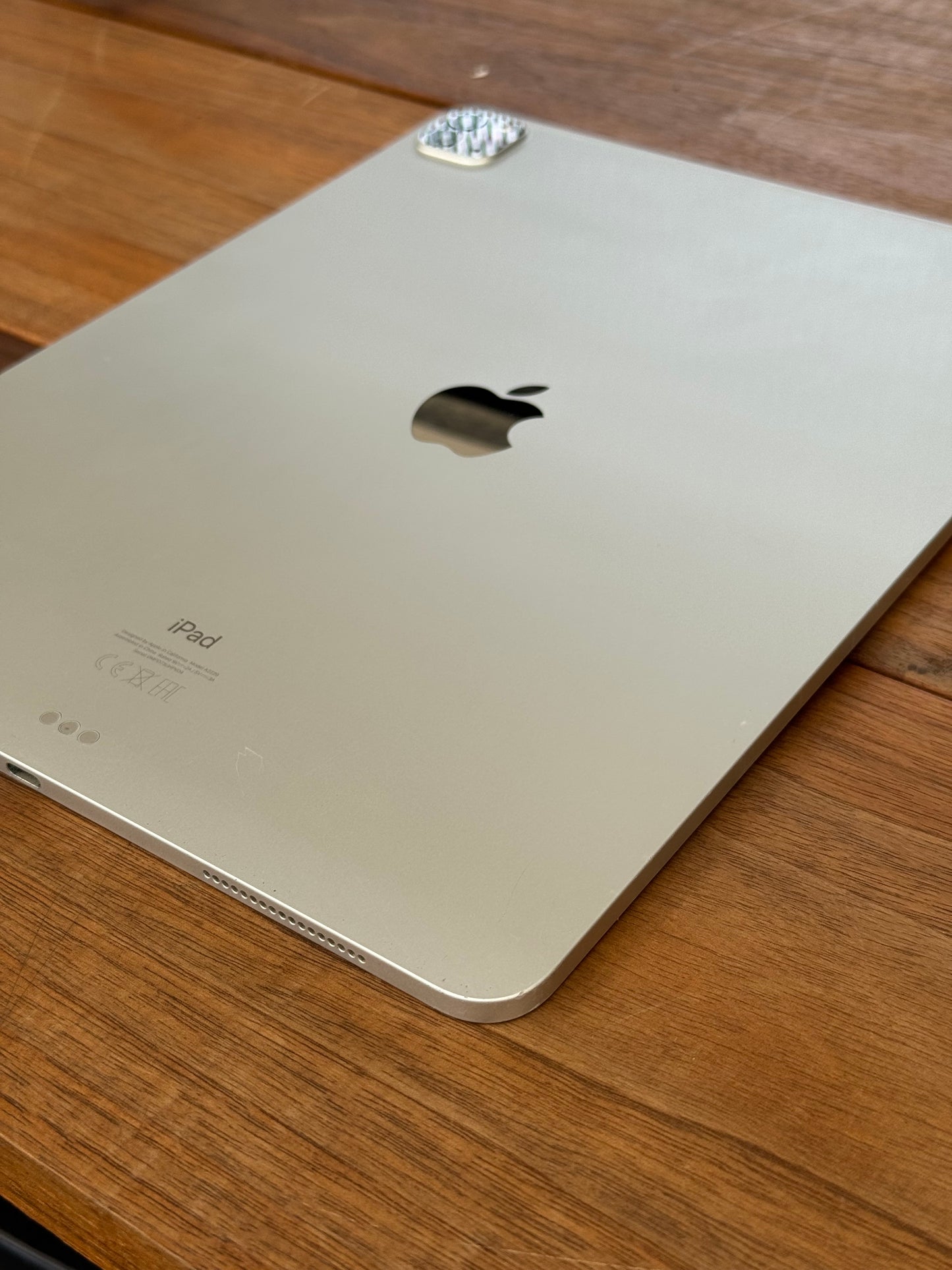 Pre-owned 12.9" iPad Pro (Wi-Fi, 128GB) 4th Generation - B-grade