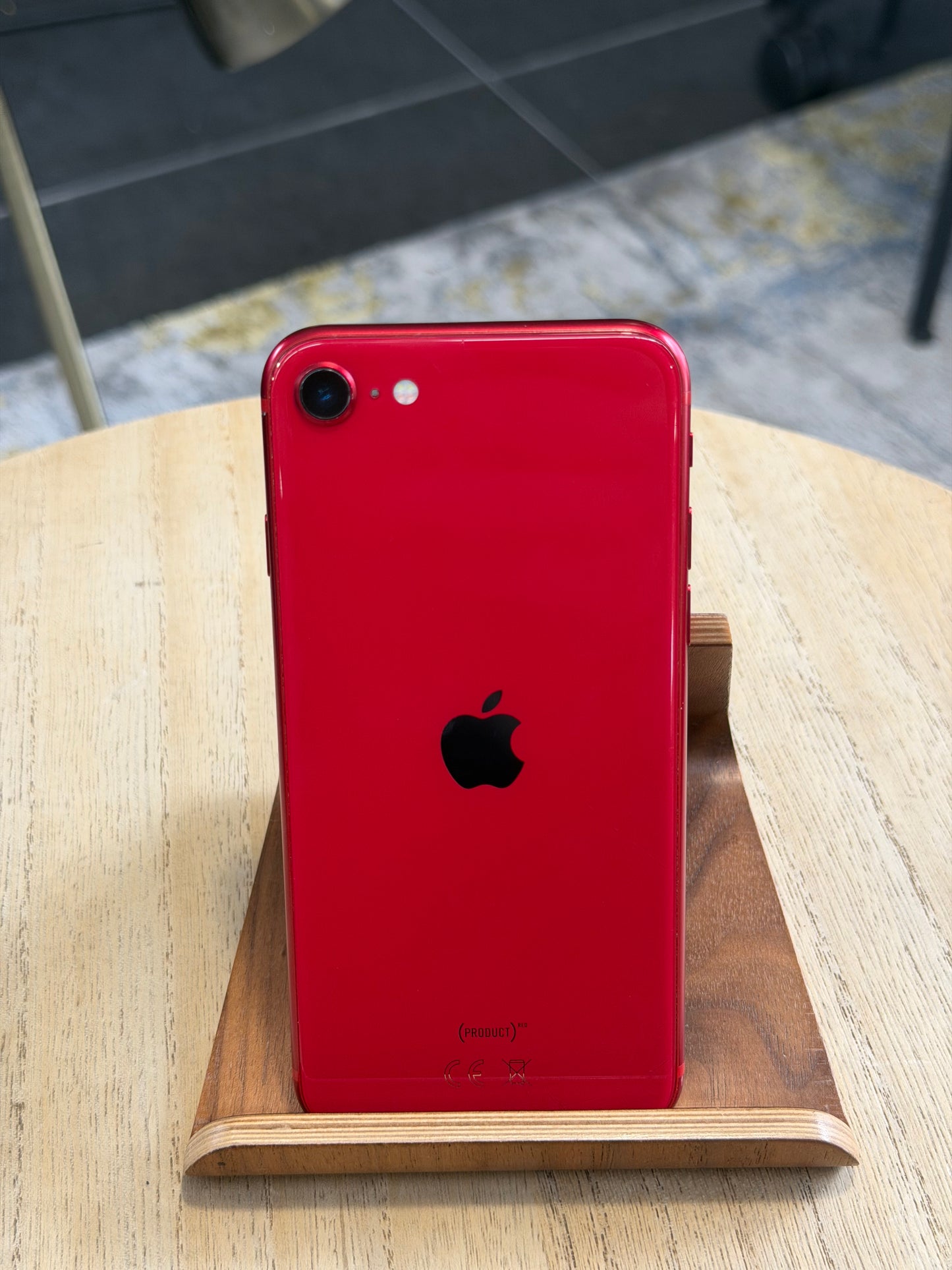 Pre-owned Apple iPhone SE2 (64GB Red, 2020) - A-grade