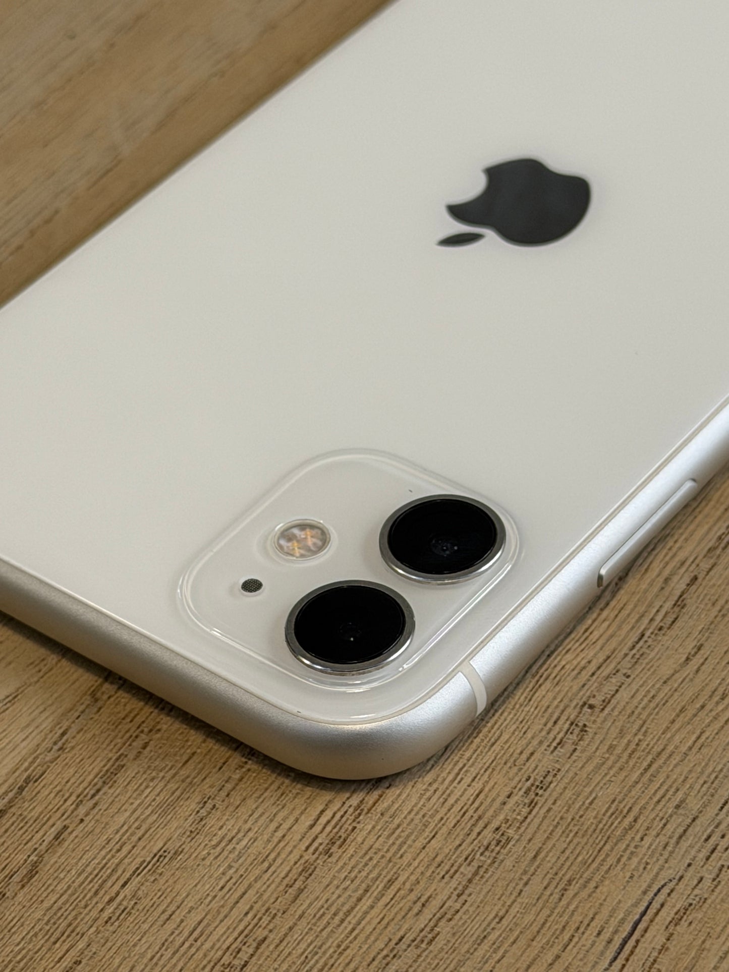 Pre-owned Apple iPhone 11 (64GB White) - A-grade
