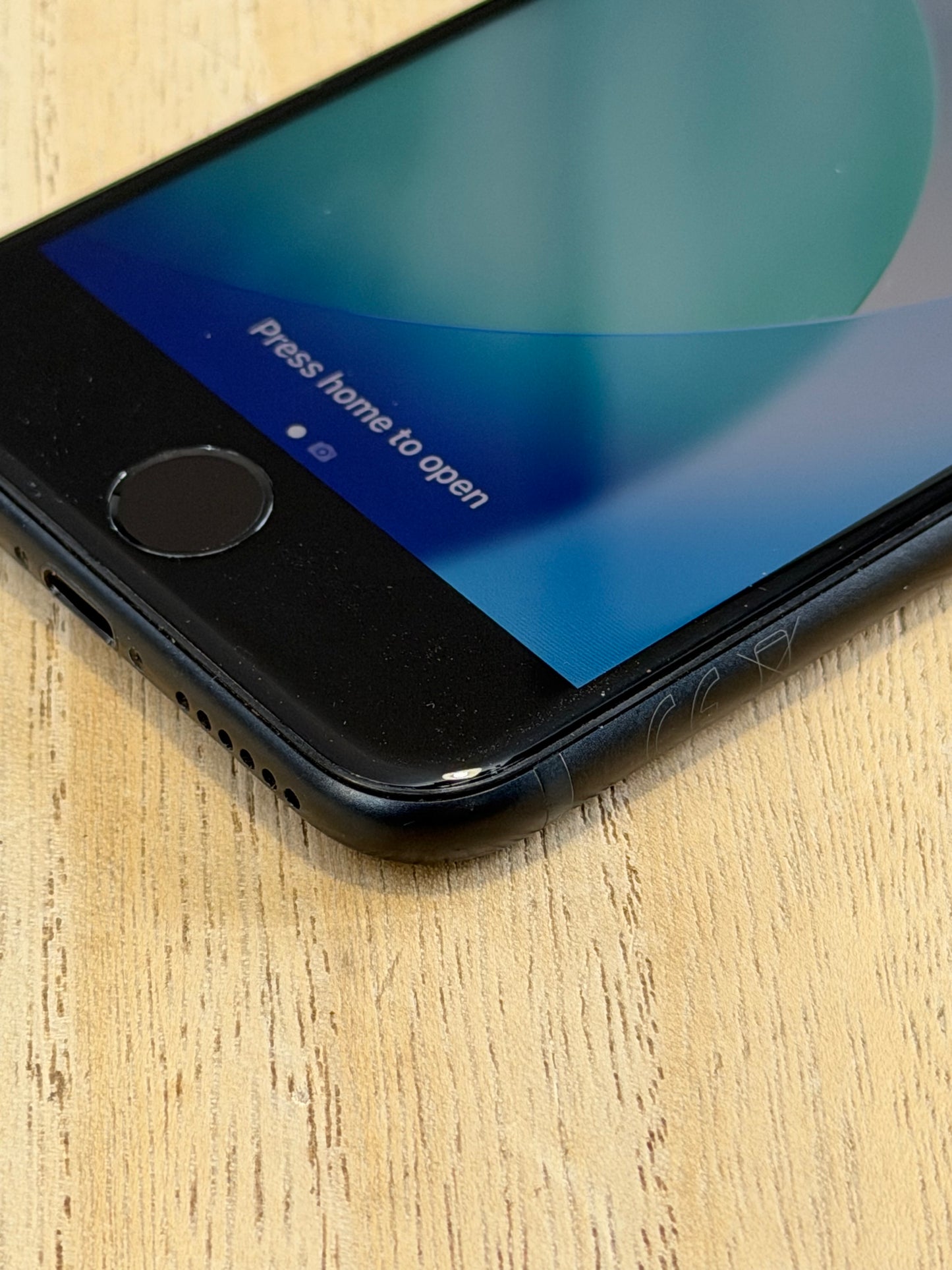 Pre-owned Apple iPhone SE3 (64GB Black, 2022) - A-grade