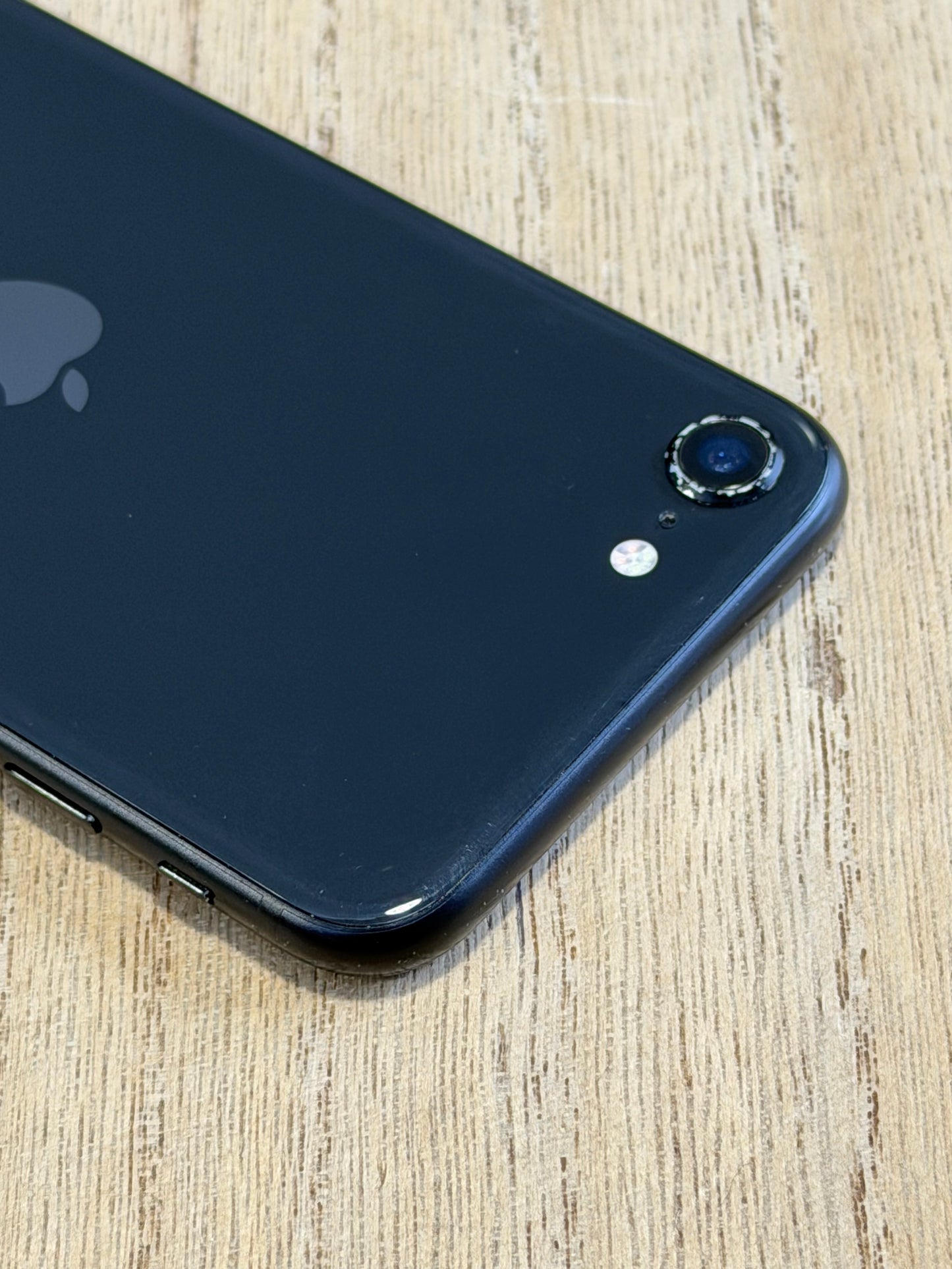 Pre-owned Apple iPhone SE2 (64GB Black, 2020) - A-grade